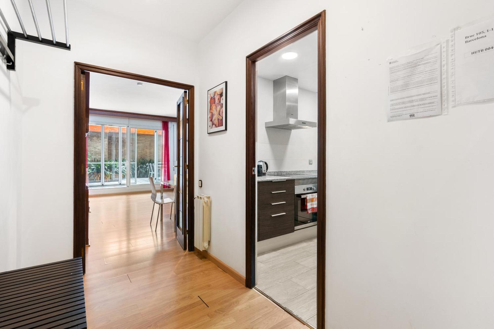 Appartement Sunlit Expansive Terrace, Ac & Outdoor Seating Barcelone