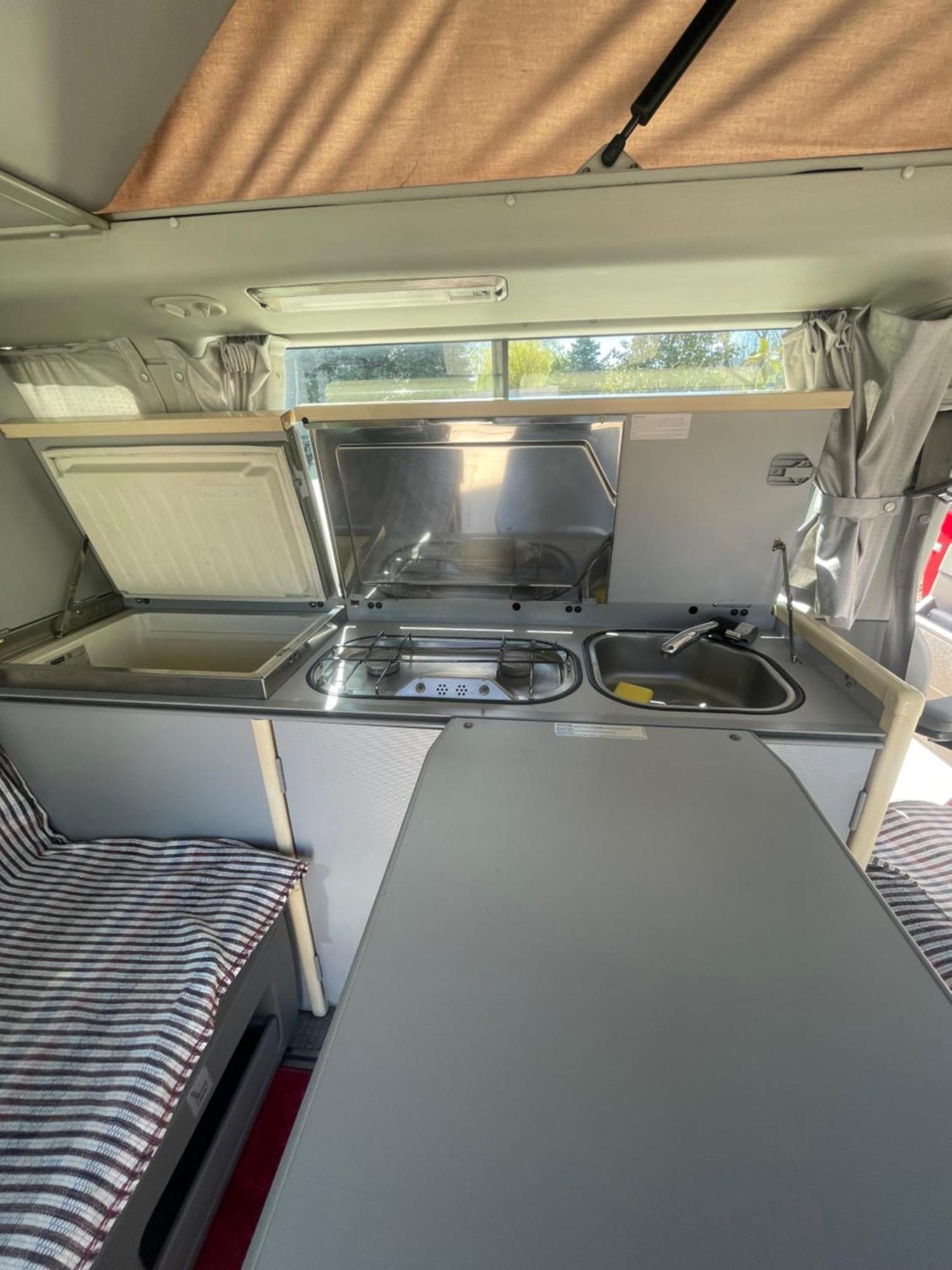 Bateau-hôtel Camper Car In Underground Parking *