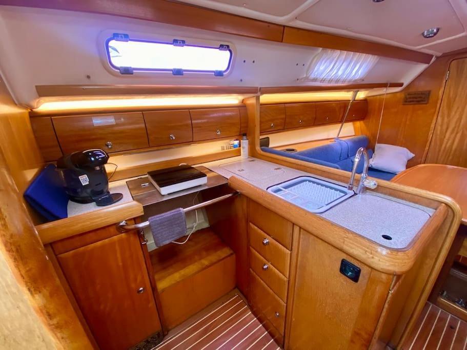 - Wind - Comodo Velero En Bateau-hôtel