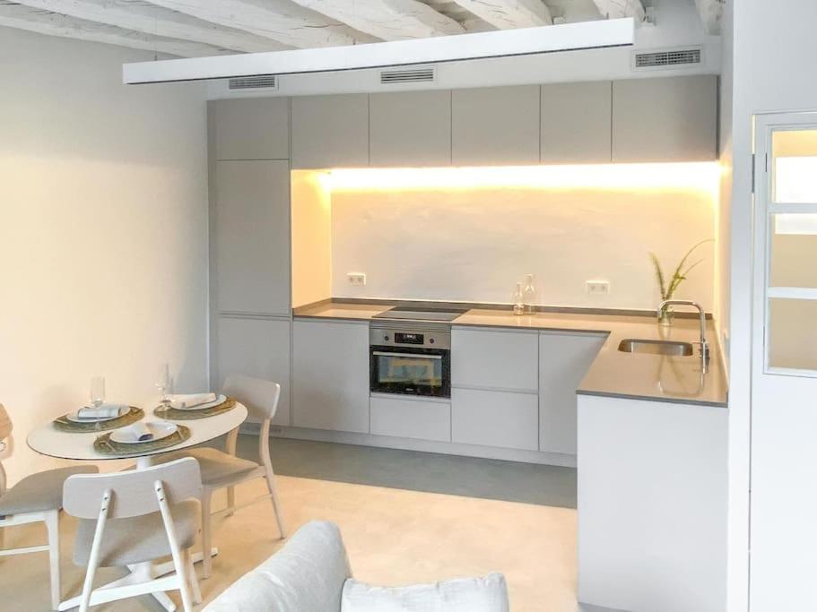 Lively 1 Bdr With Private Terrace Born Appartement *