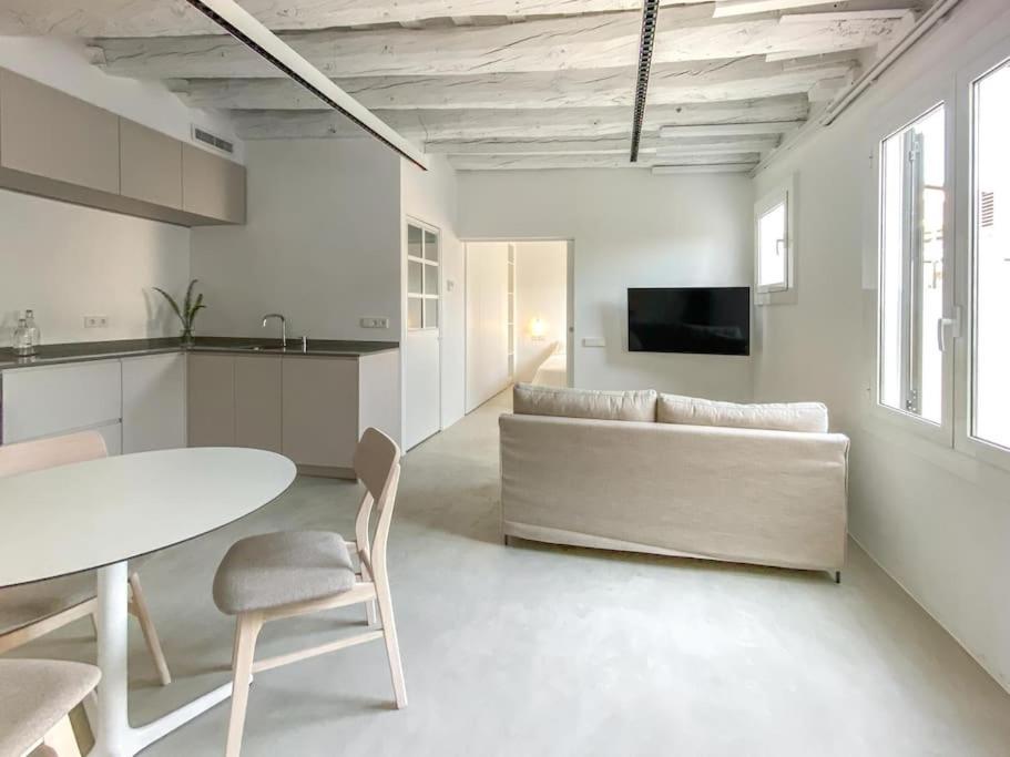 Lively 1 Bdr With Private Terrace Born Appartement