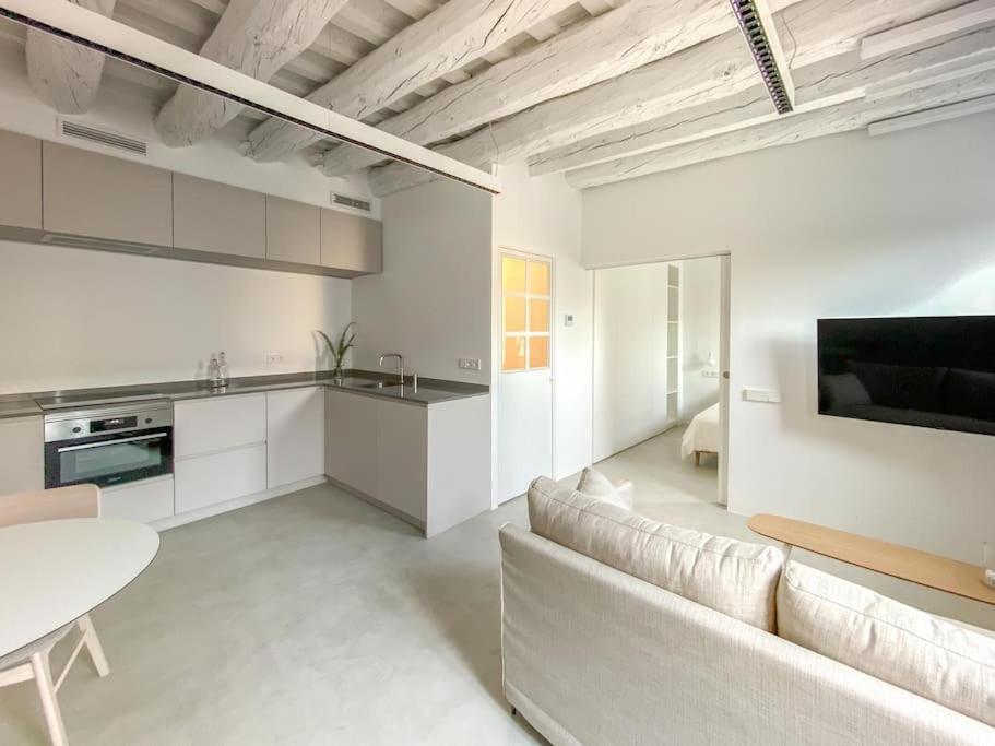 Lively 1 Bdr With Private Terrace Born Appartement *