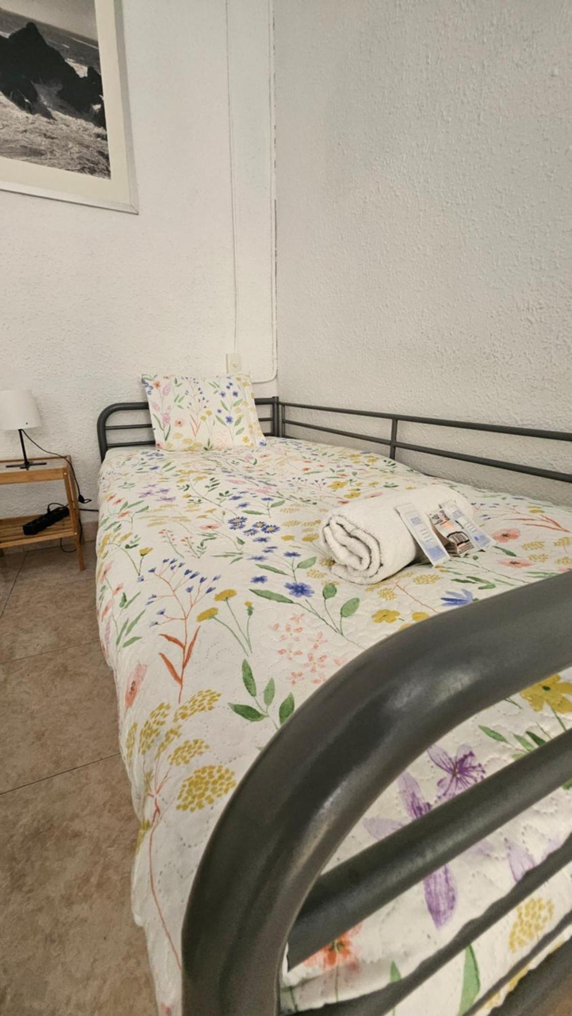 Youth - And Basic Drassanes Guest house