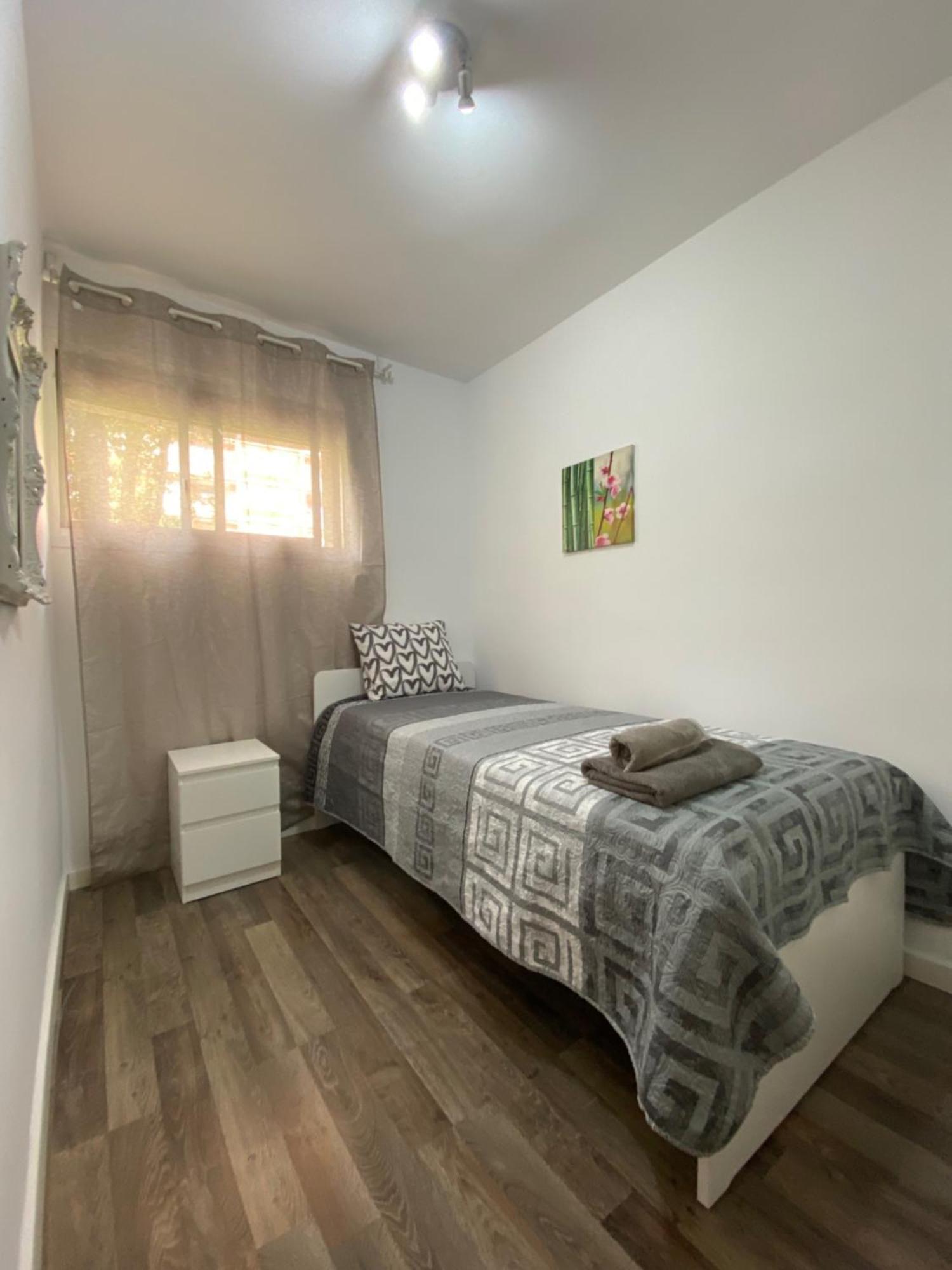 Nice Flat Near The Beach And Parc Del Forum