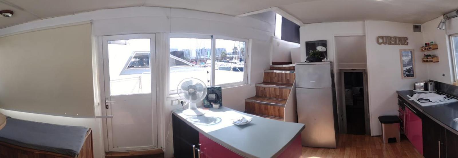 Hotel en barco Floating White House Barcelona