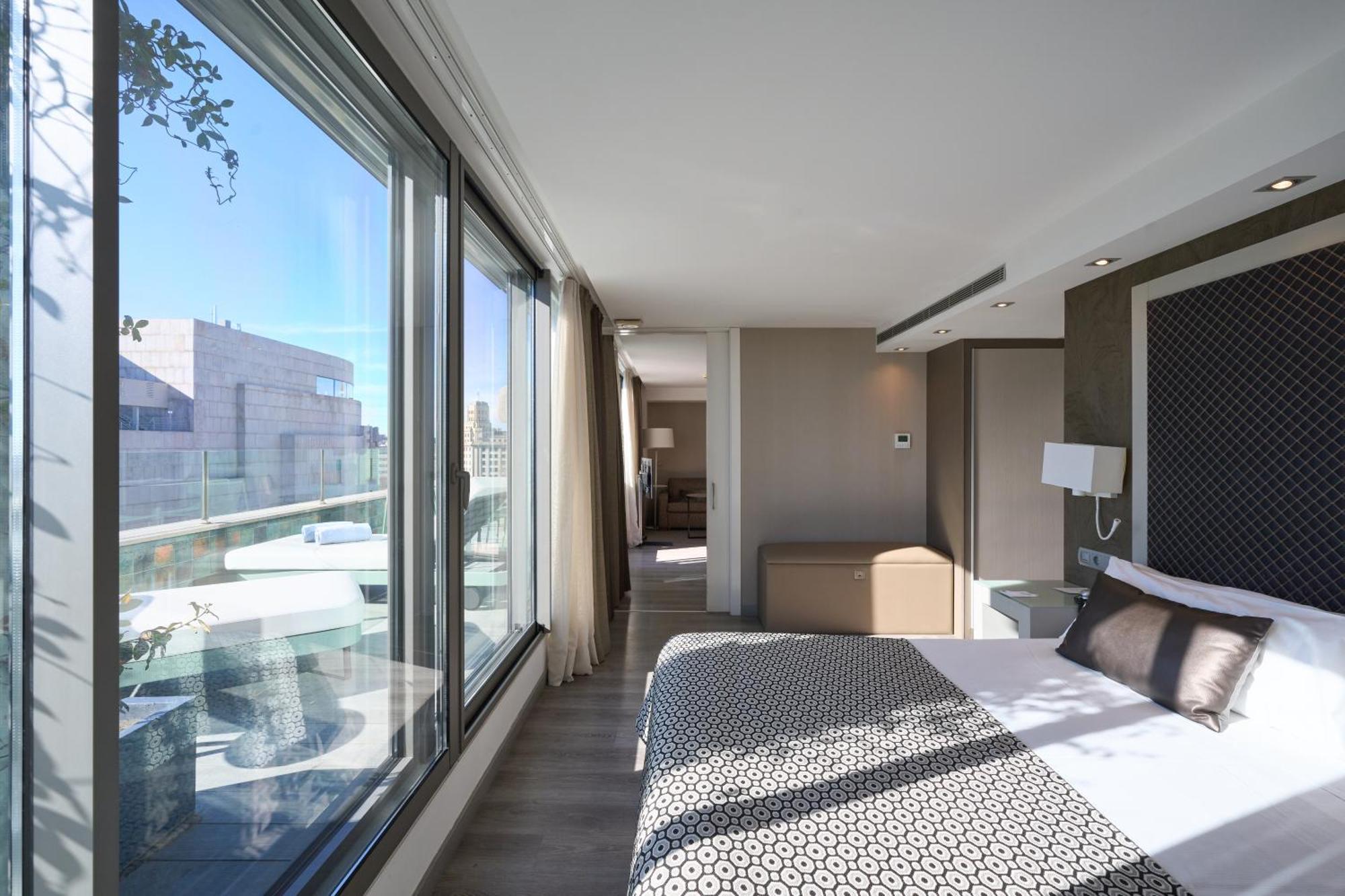Catalonia Square 4* Sup Hotel