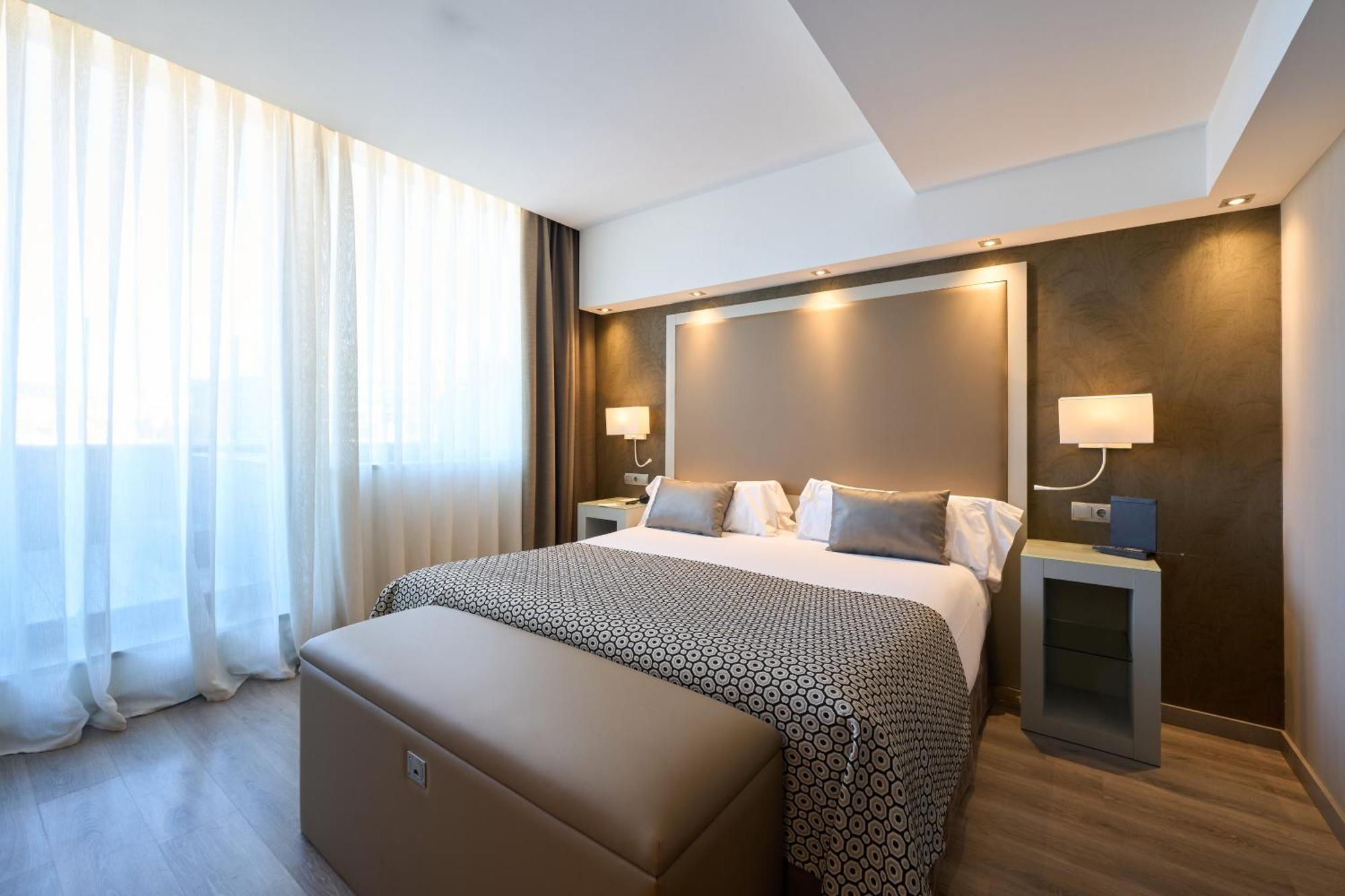 Hotel Catalonia Square 4* Sup
