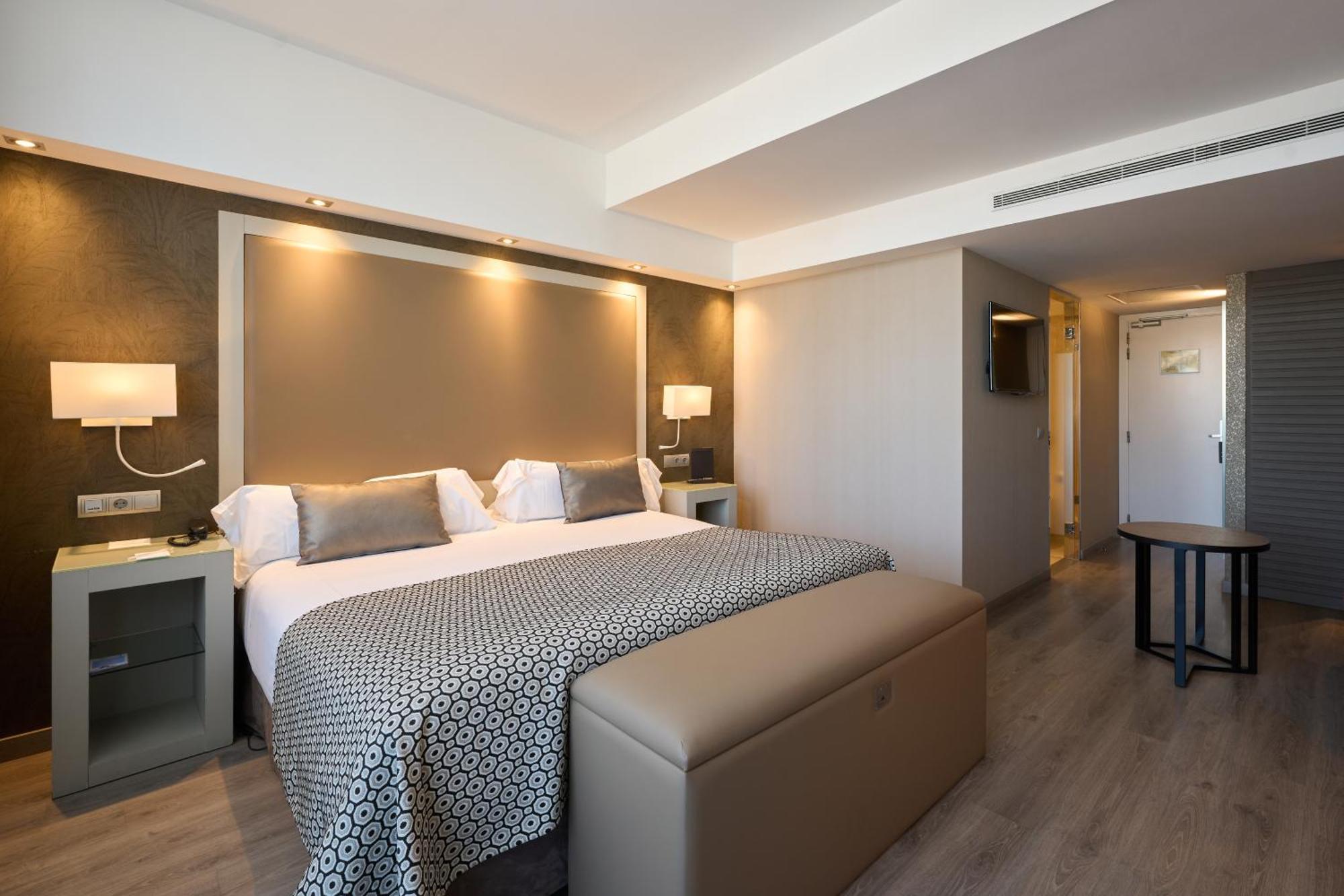 Catalonia Square 4* Sup 4*