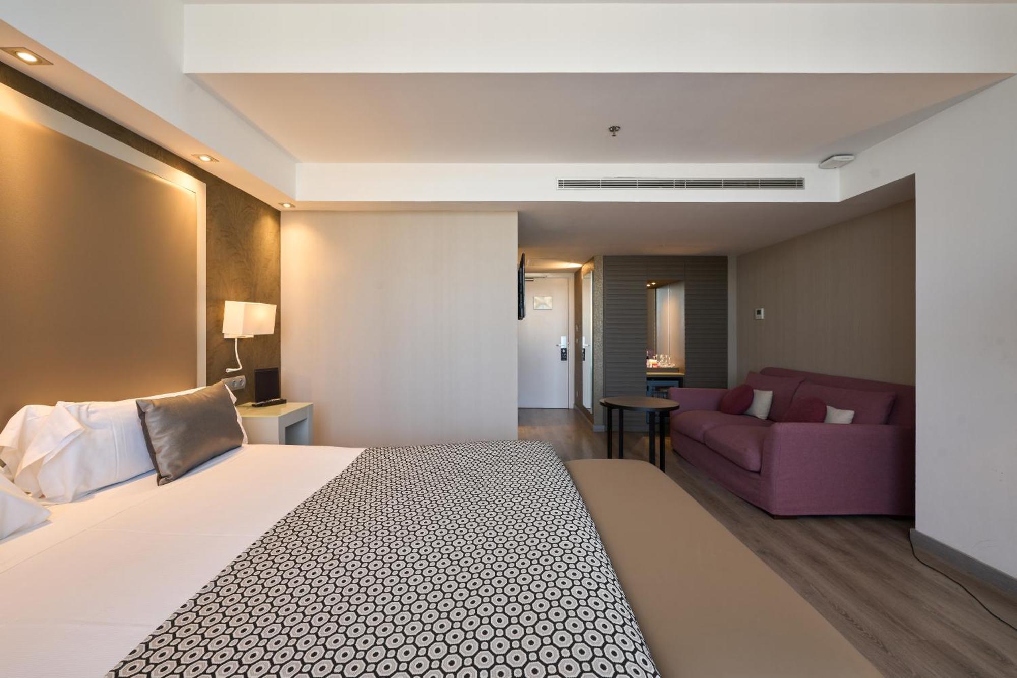 Catalonia Square 4* Sup Hotel