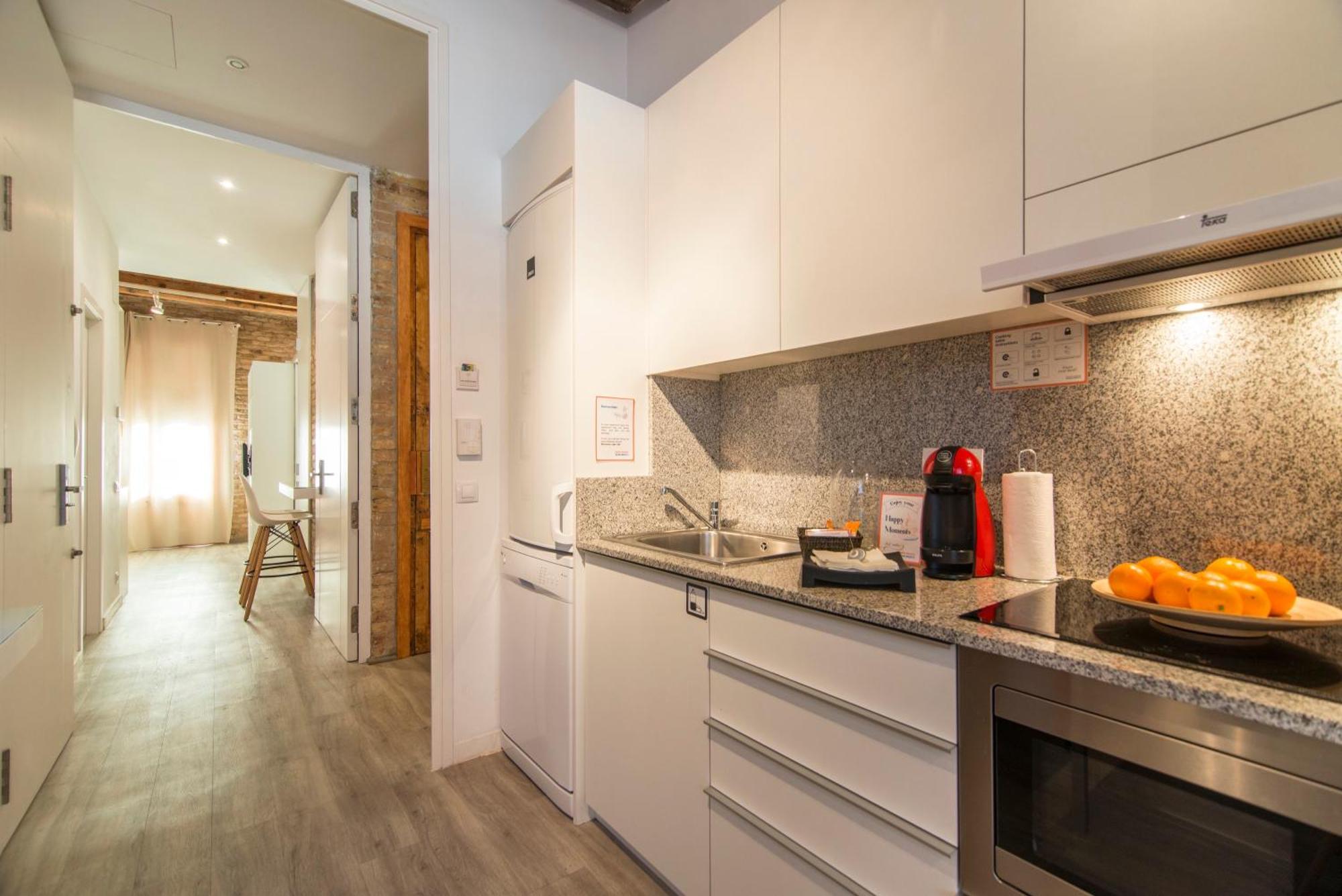 Happy People Sagrada Familia Apartment Barcelona