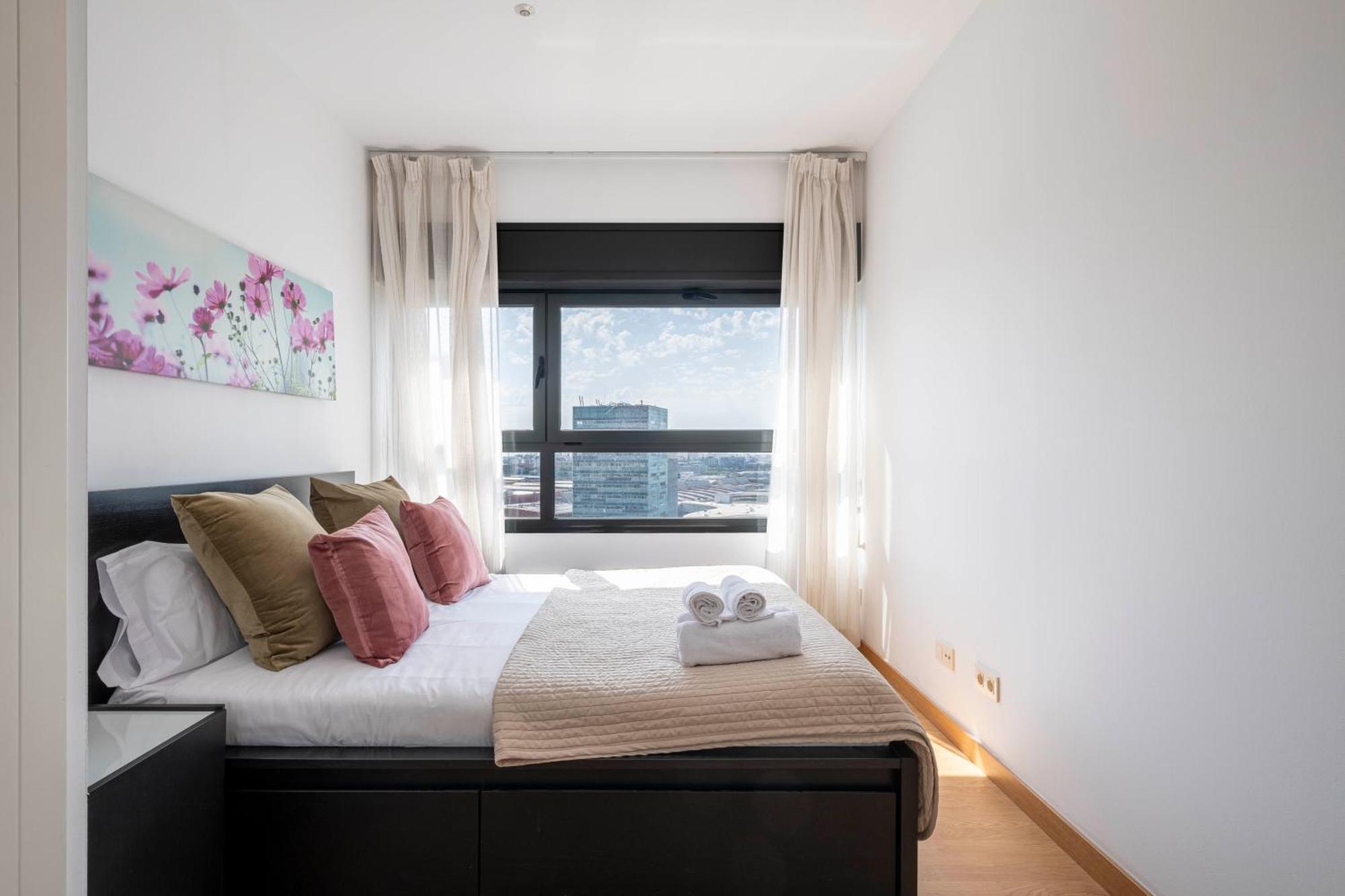 Amazing Fira And 15' From Bcn Center With Pool *