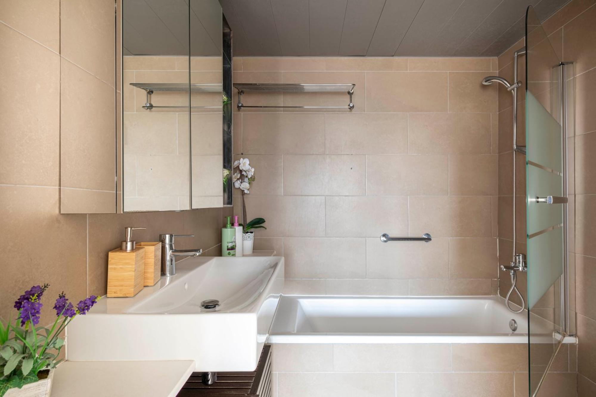 Amazing Fira And 15' From Bcn Center With Pool * Barcelona