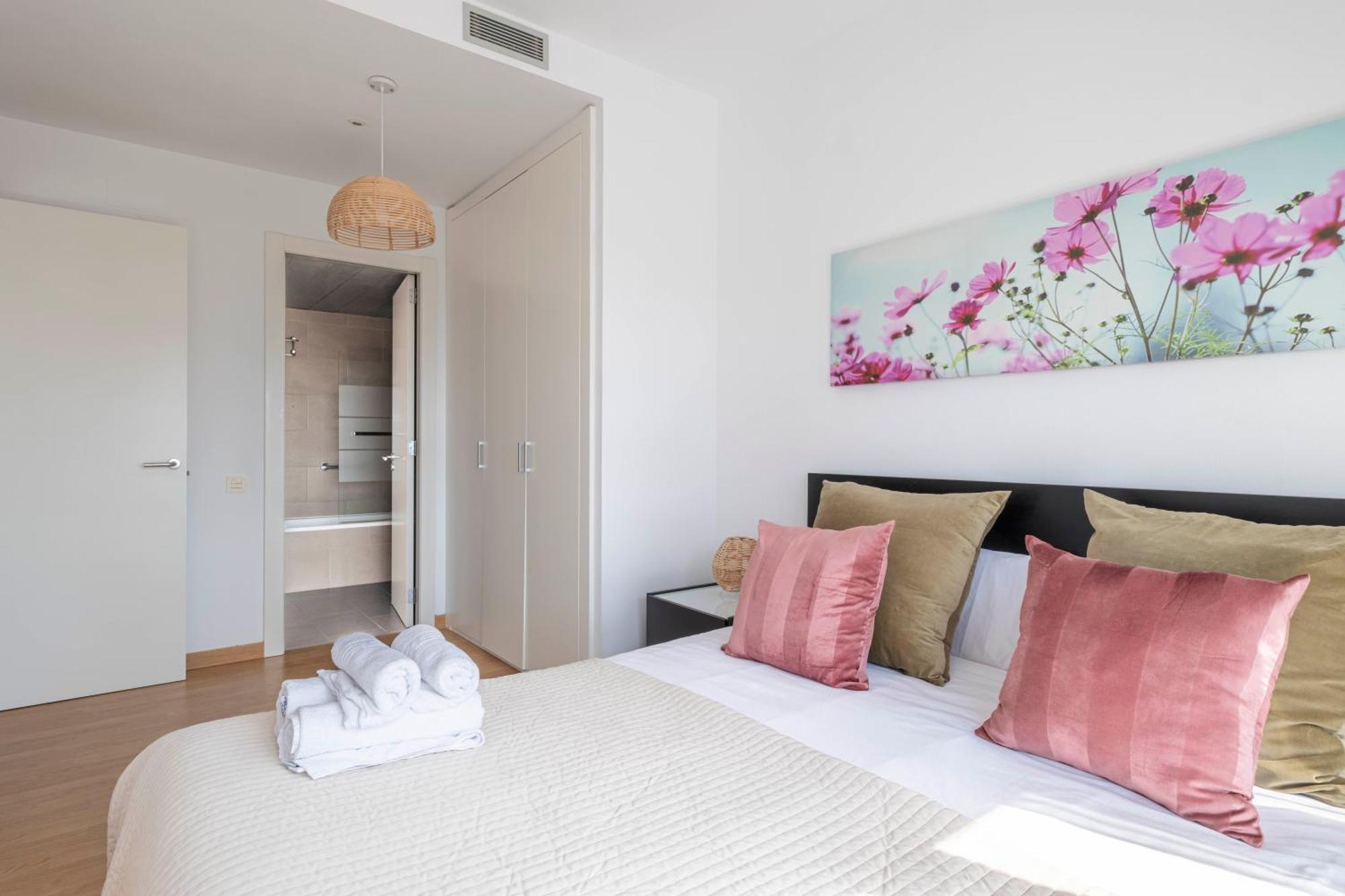 Amazing Fira And 15' From Bcn Center With Pool Apartment
