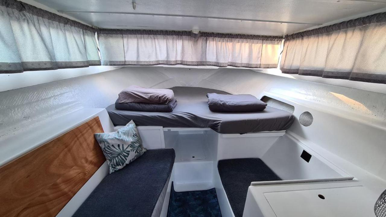 Botel Cosy Boat Flat At Barcelona