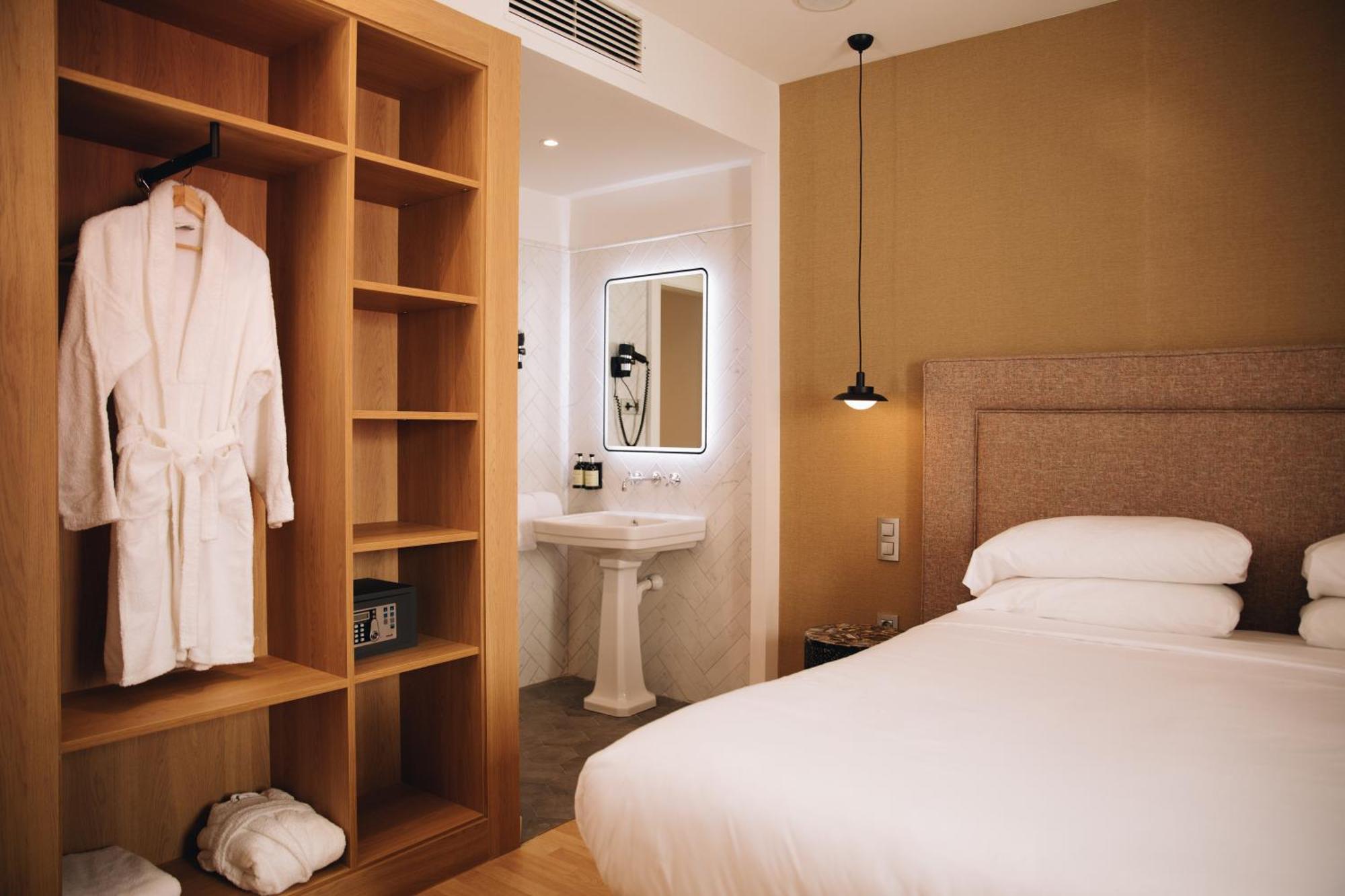 H La Paloma Boutique (adults Only)