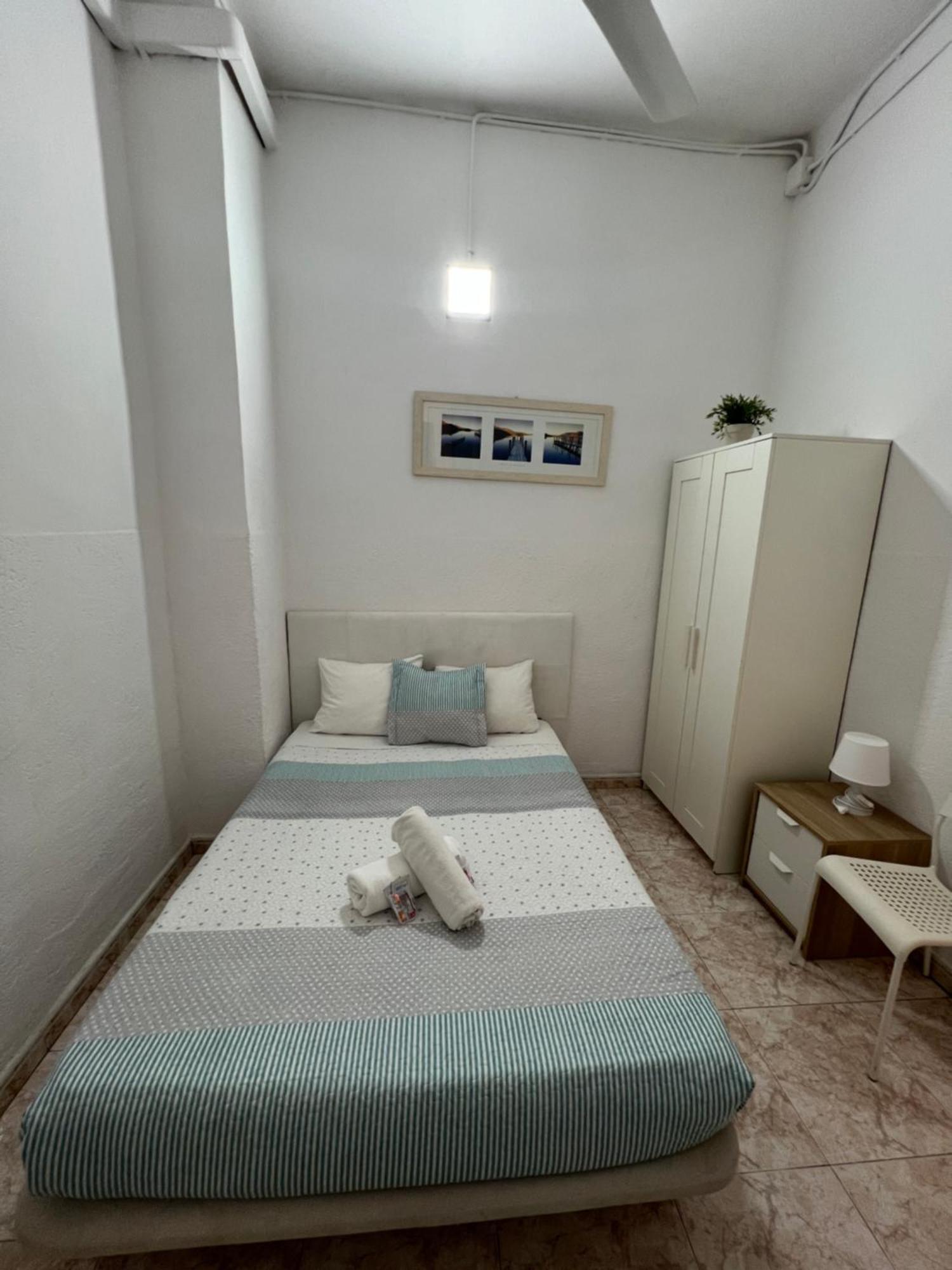 Youth - And Basic Drassanes Guest house