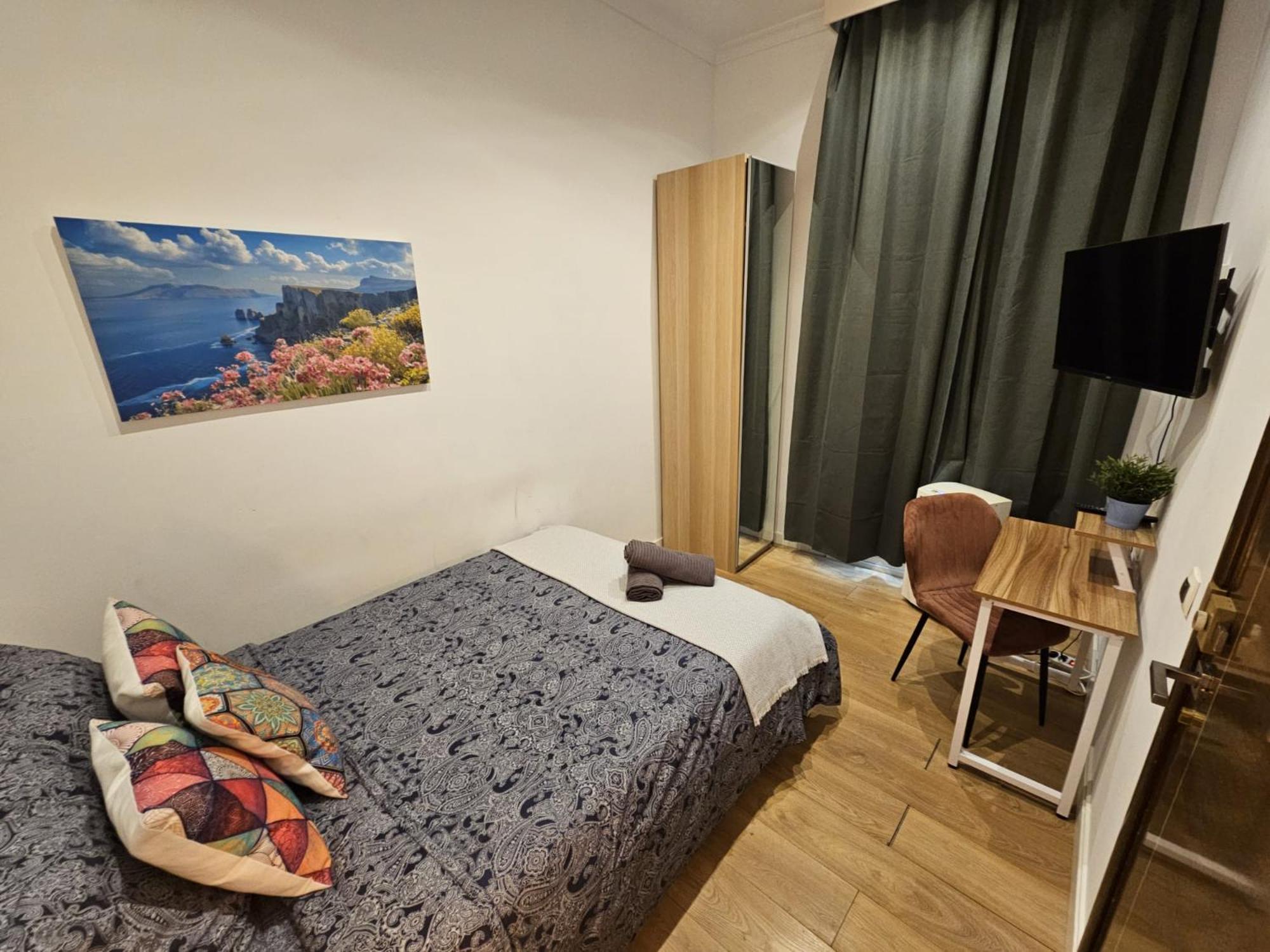 Hostel By La Rambla Rooms *