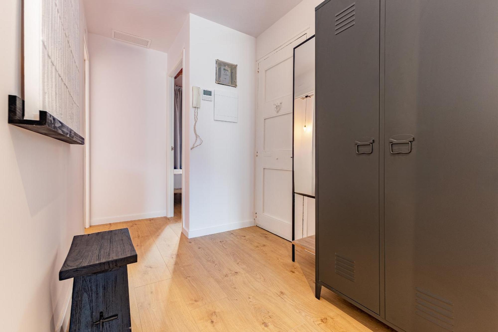 Joya De La Arquitectura Catalana Apartment