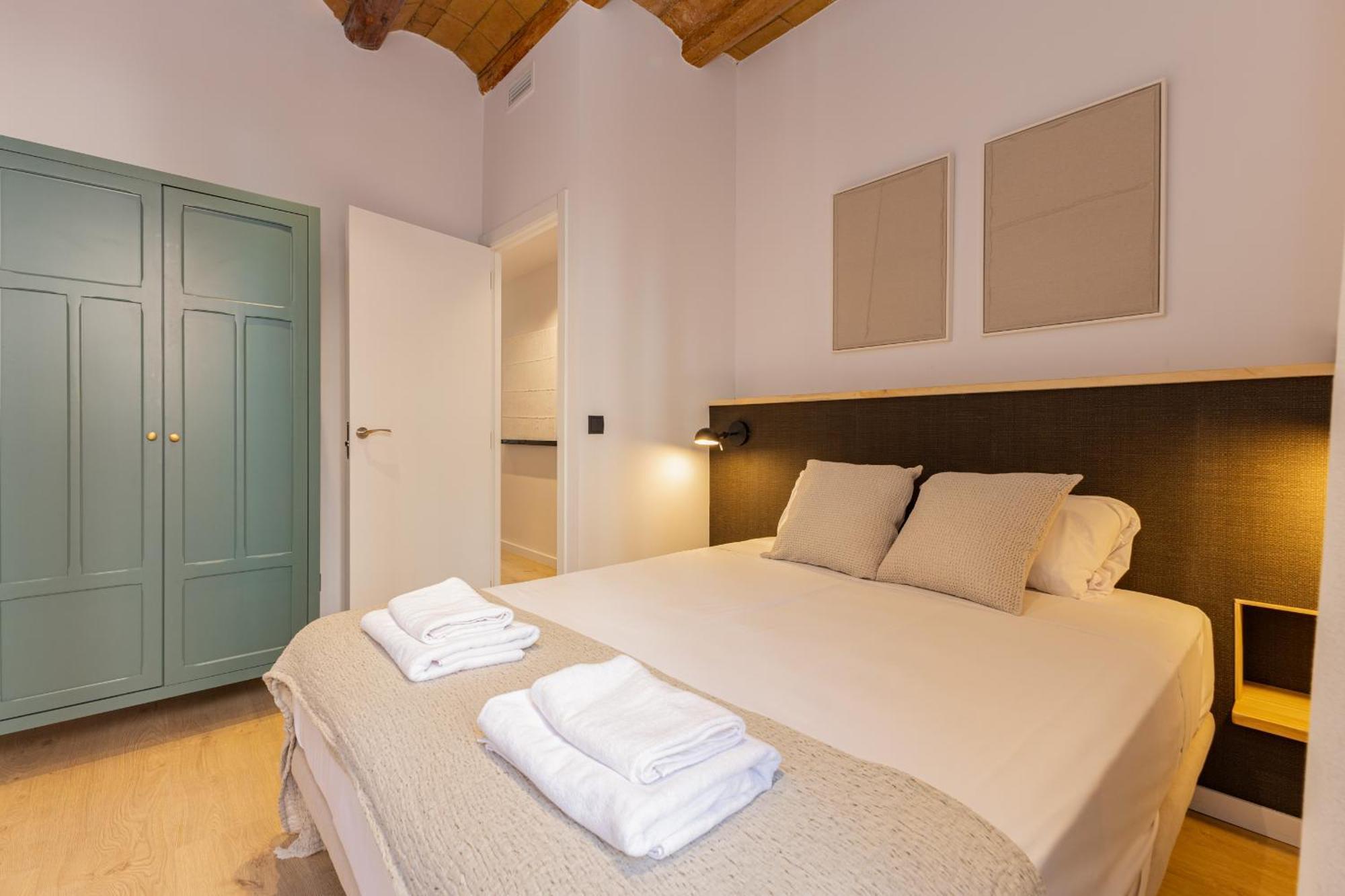 Joya De La Arquitectura Catalana Apartment *