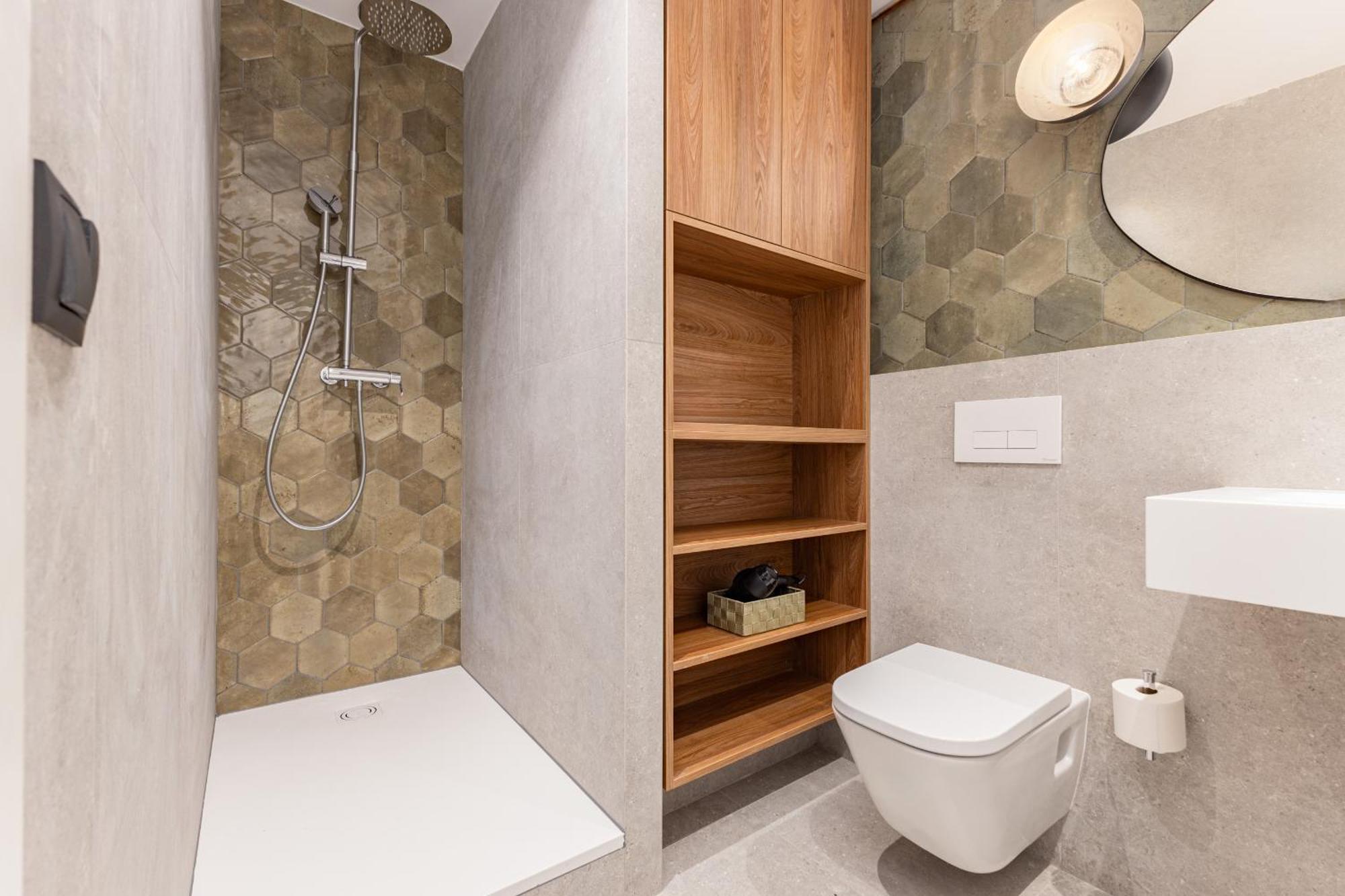 Joya De La Arquitectura Catalana Apartment