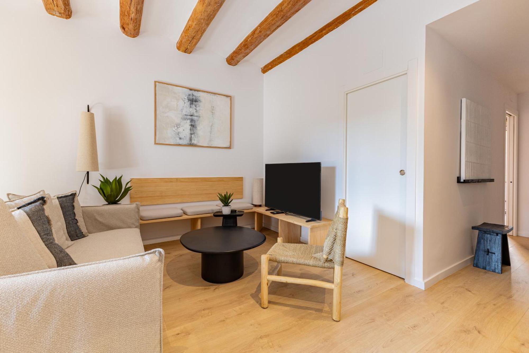 Joya De La Arquitectura Catalana Apartment *