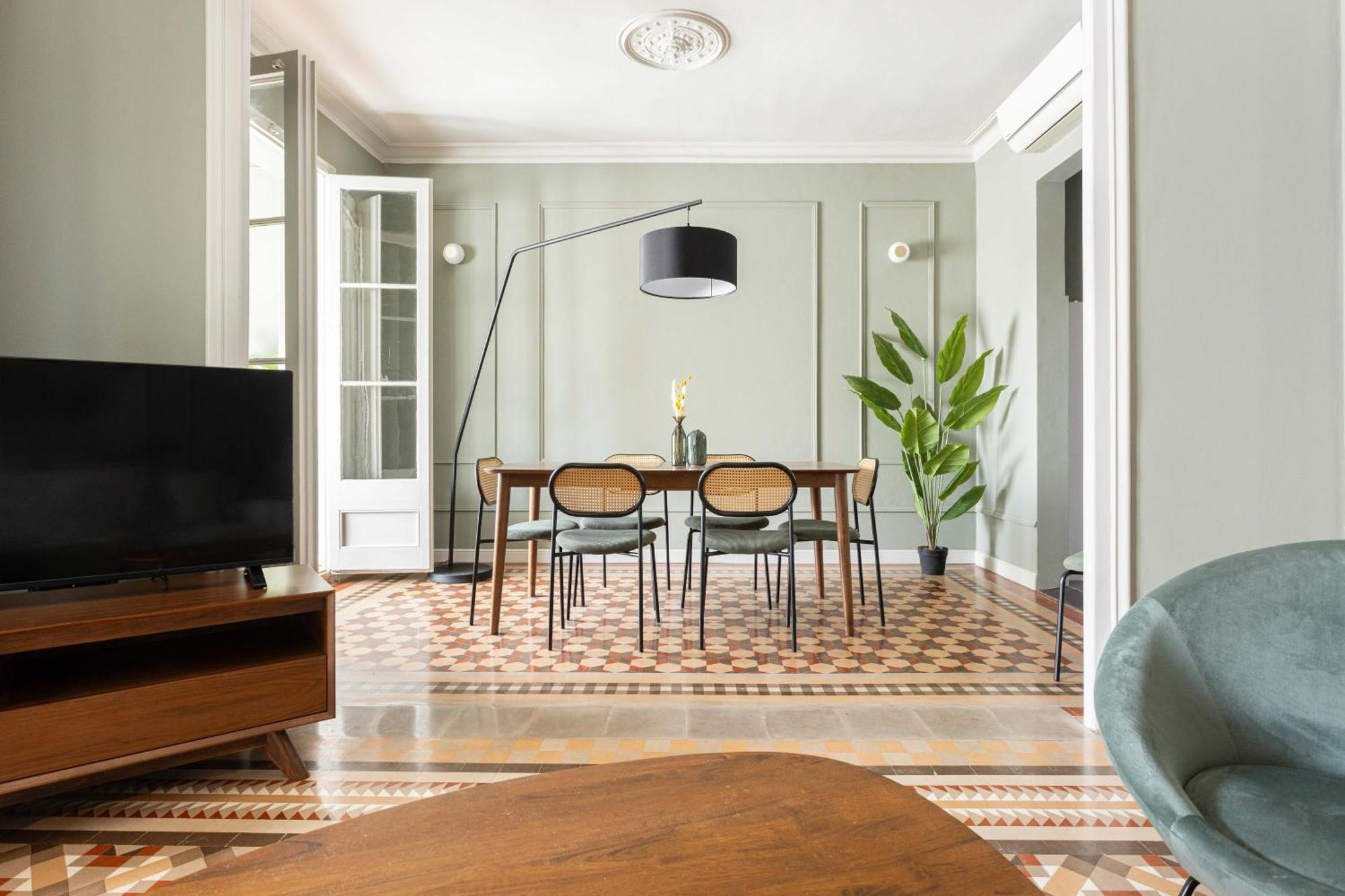 Spacious Stylish 4-bedroom Modernist Barcelone