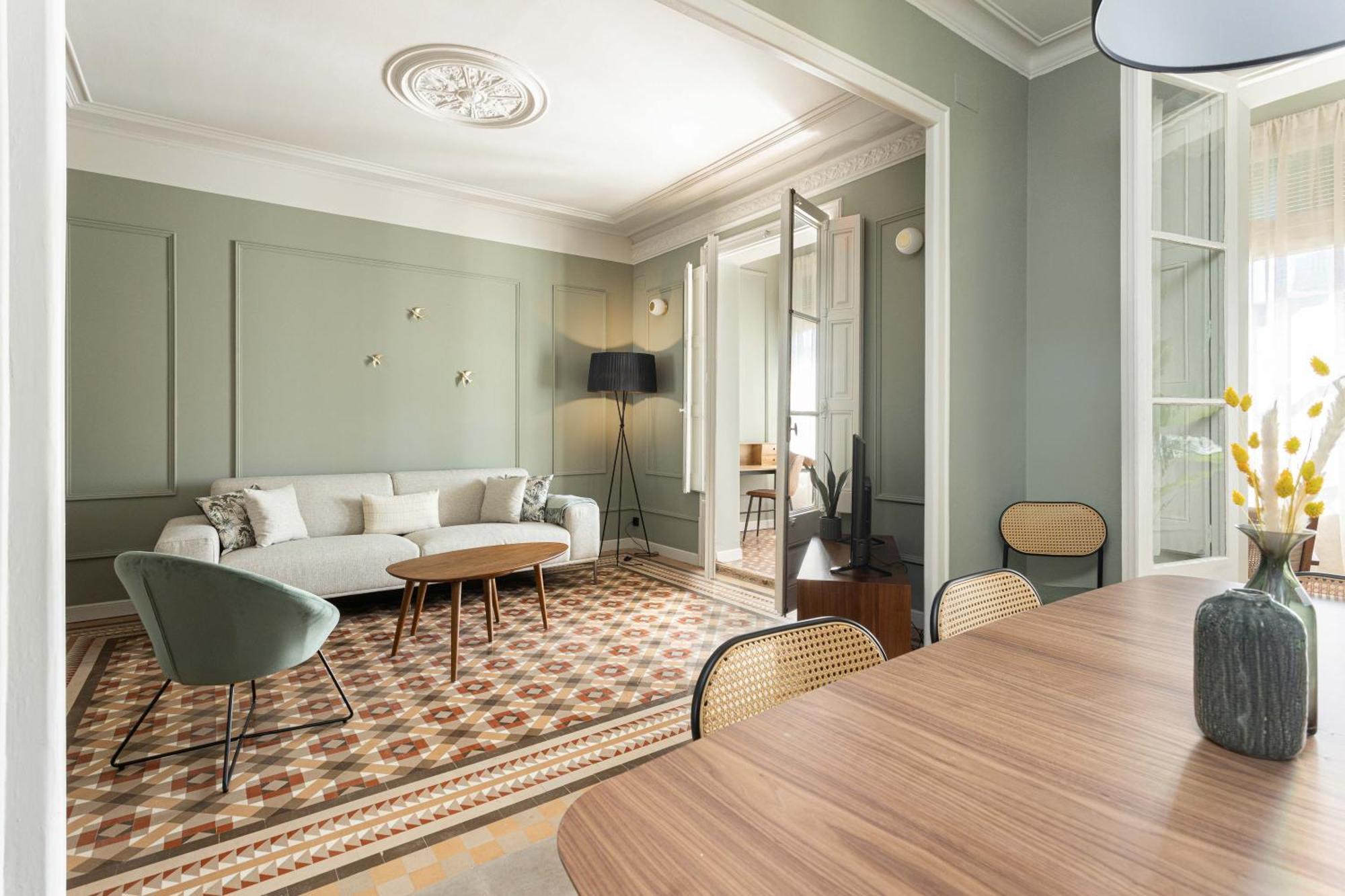 Spacious Stylish 4-bedroom Modernist *