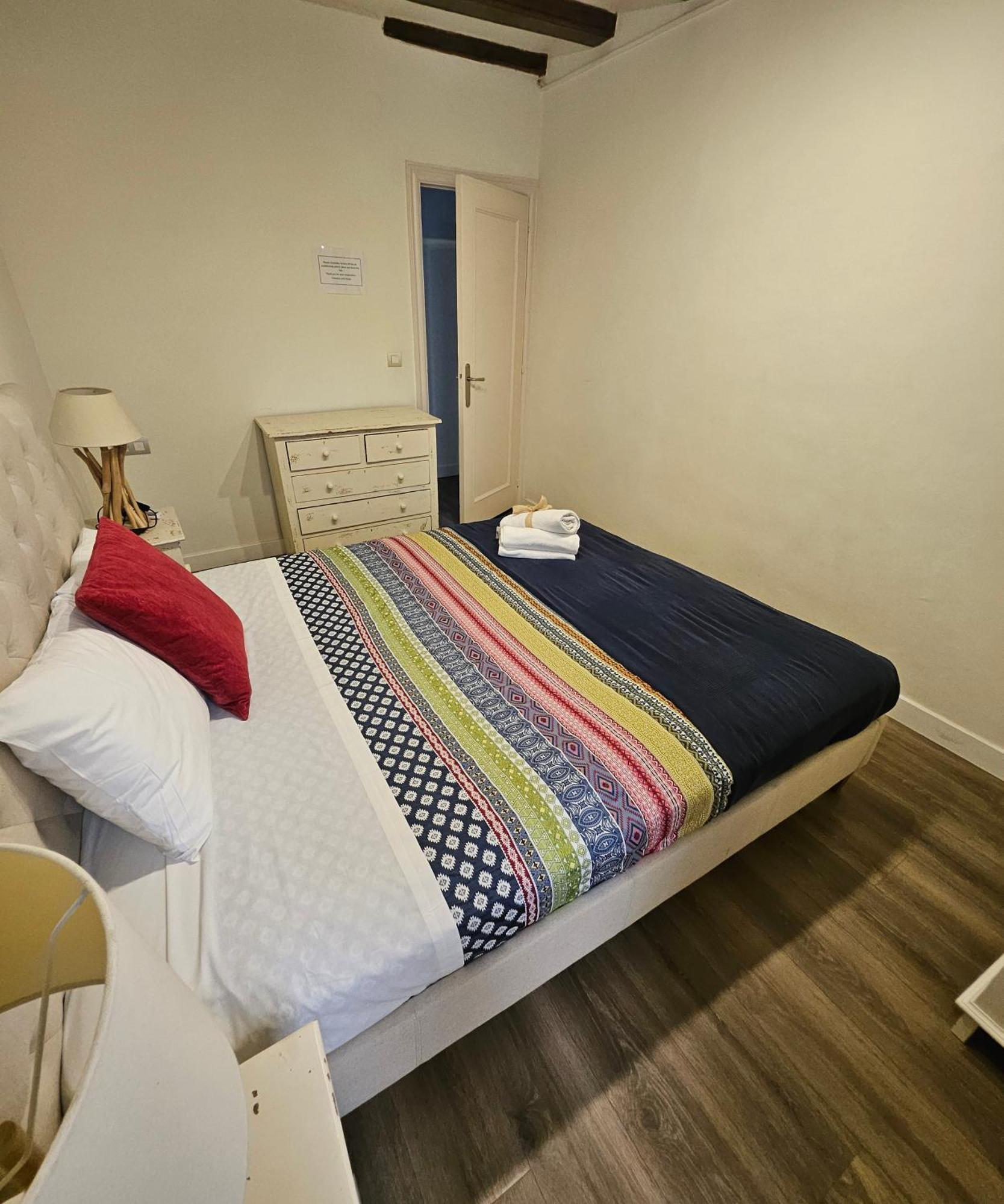 Family Flat Near Ramblas Bcn 5
