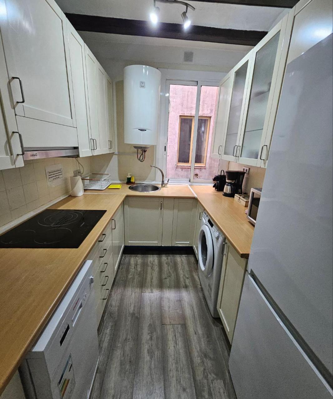Apartment Family Flat Near Ramblas Bcn 5 Barcelona