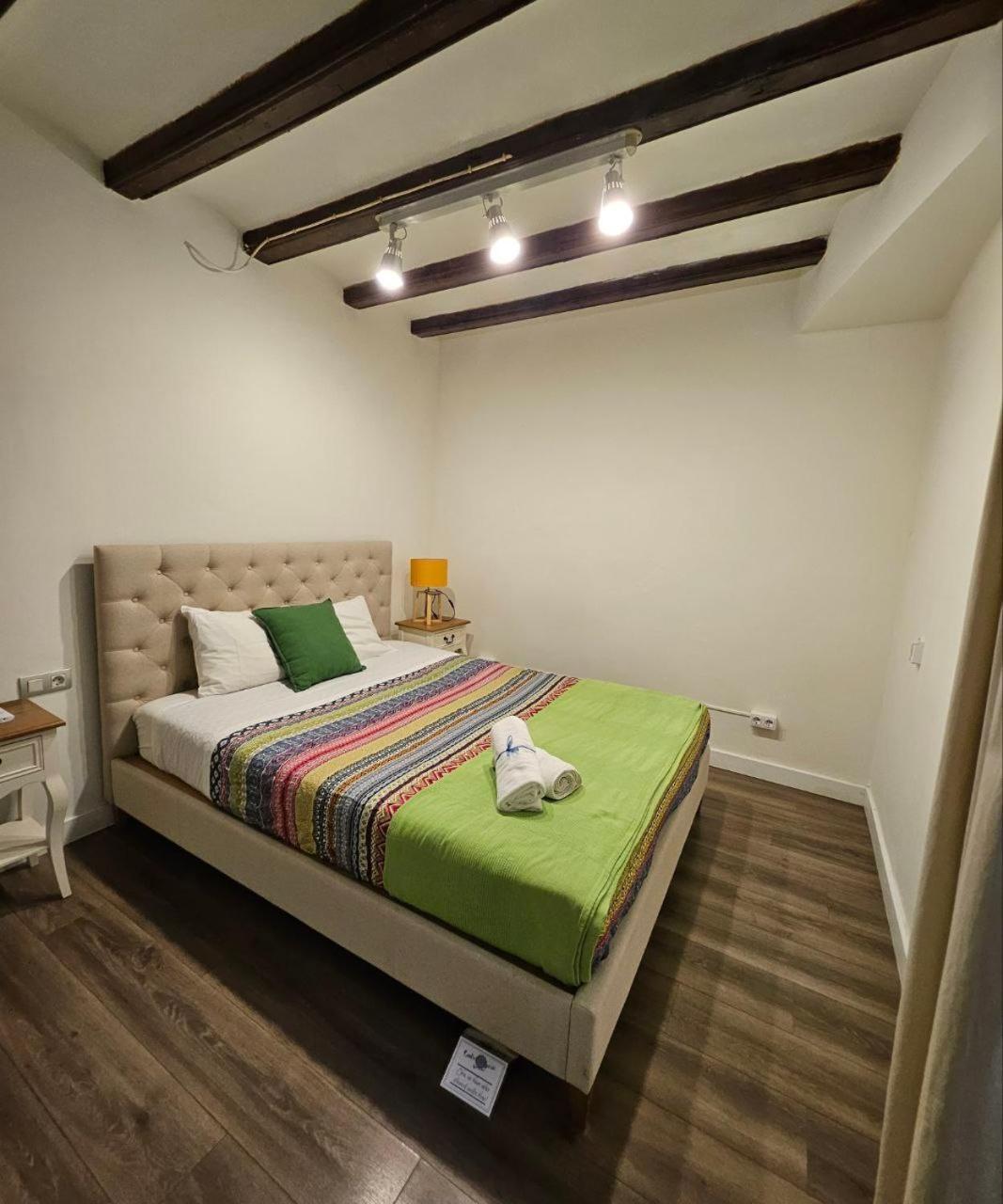 Family Flat Near Ramblas Bcn 5