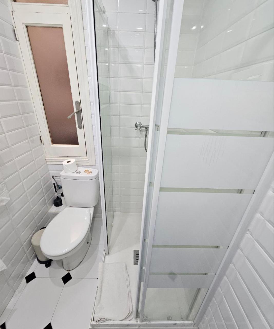 Family Flat Near Ramblas Bcn 5 Apartment
