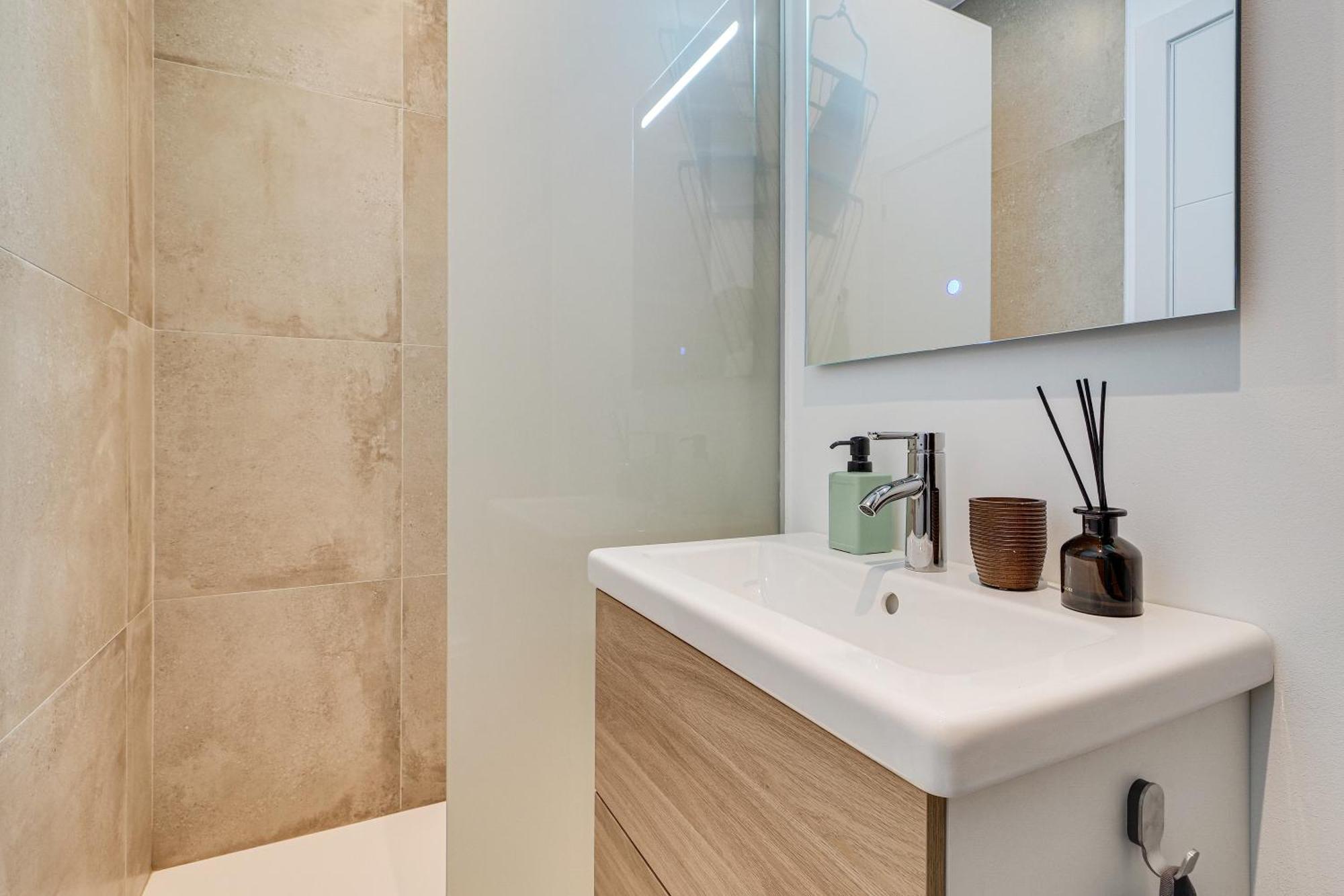 Luxury Born Apartment