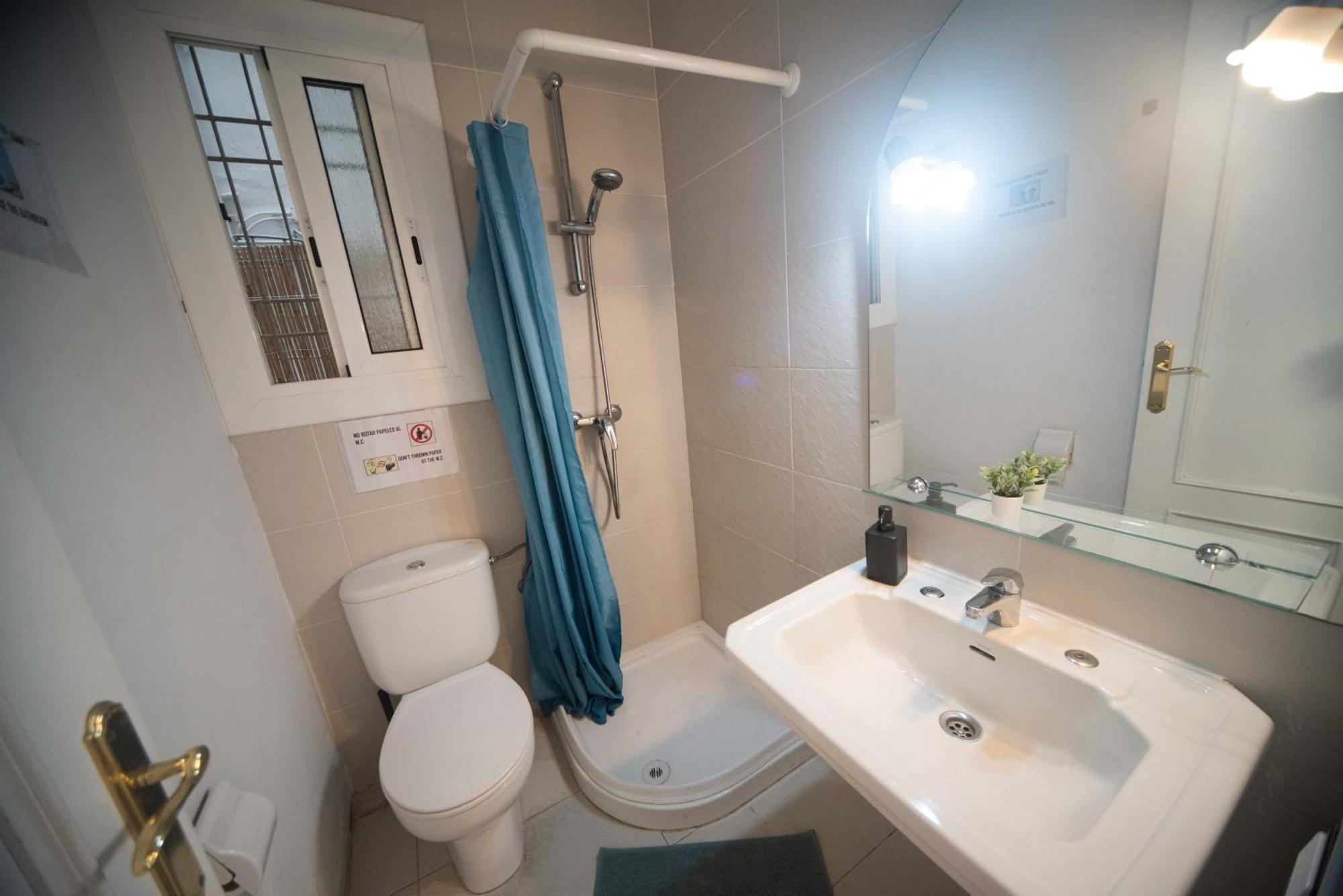 Hostel Eixample Private *