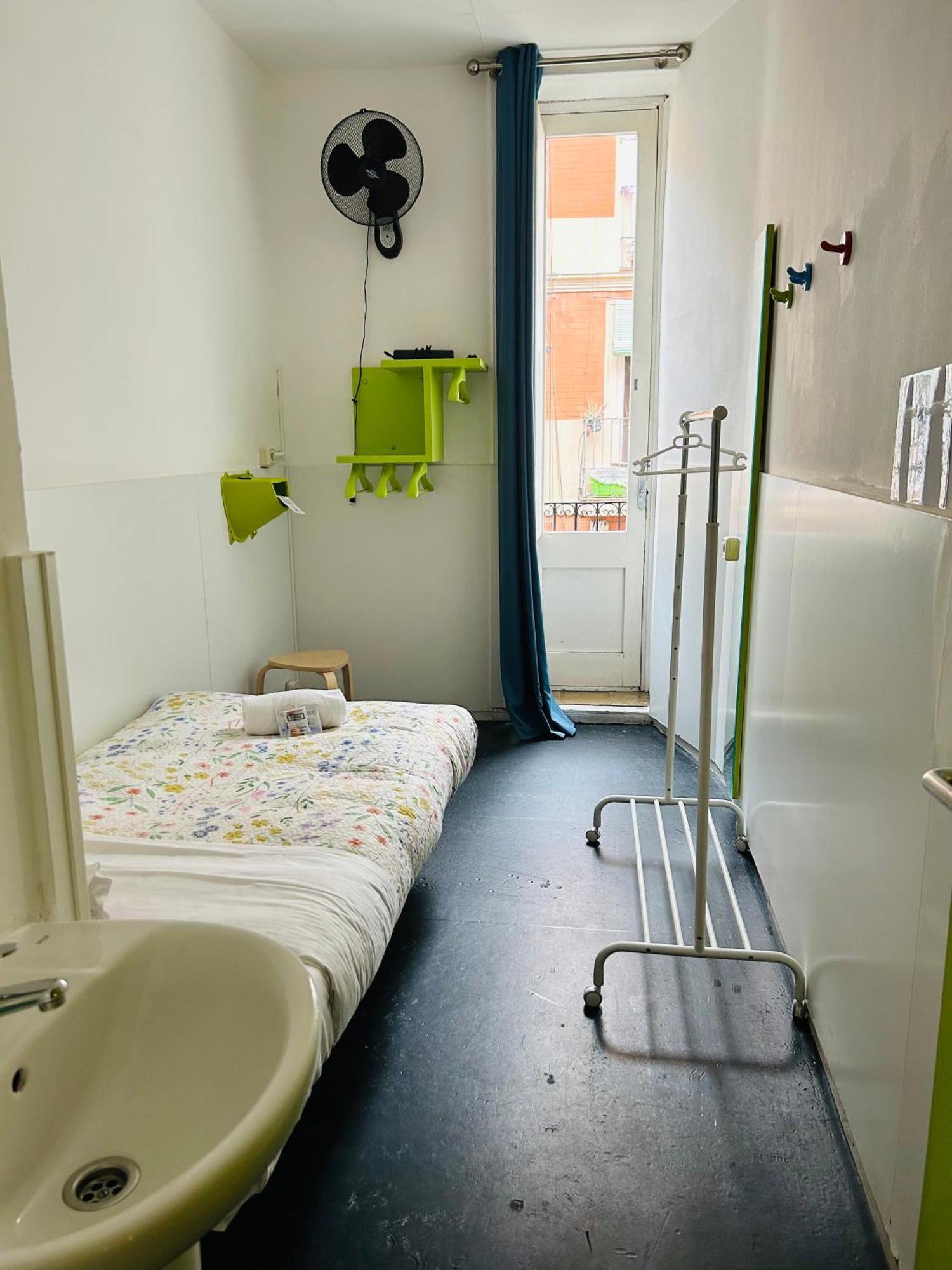 And Basic Universitat For Young Barcelona