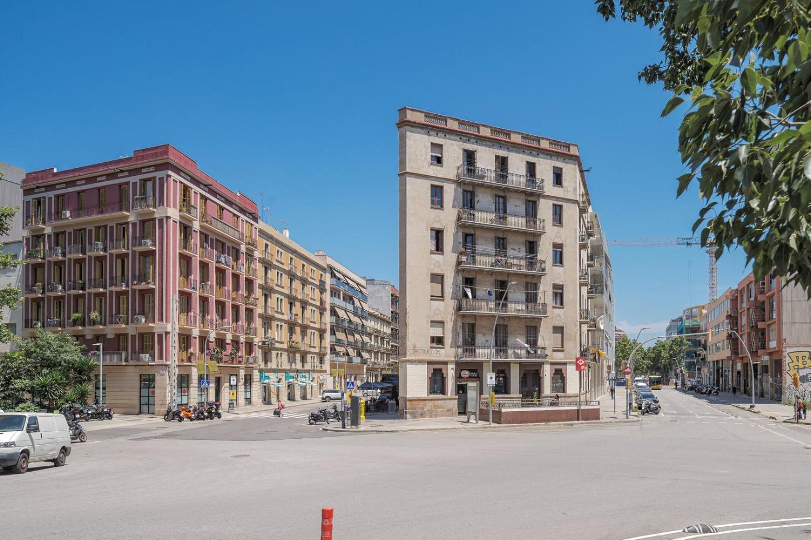 Guestready - Lovely In The Heart Of