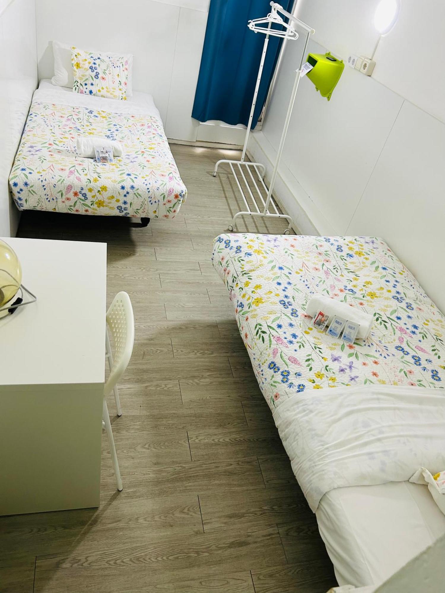 And Basic Universitat For Young * Barcelona