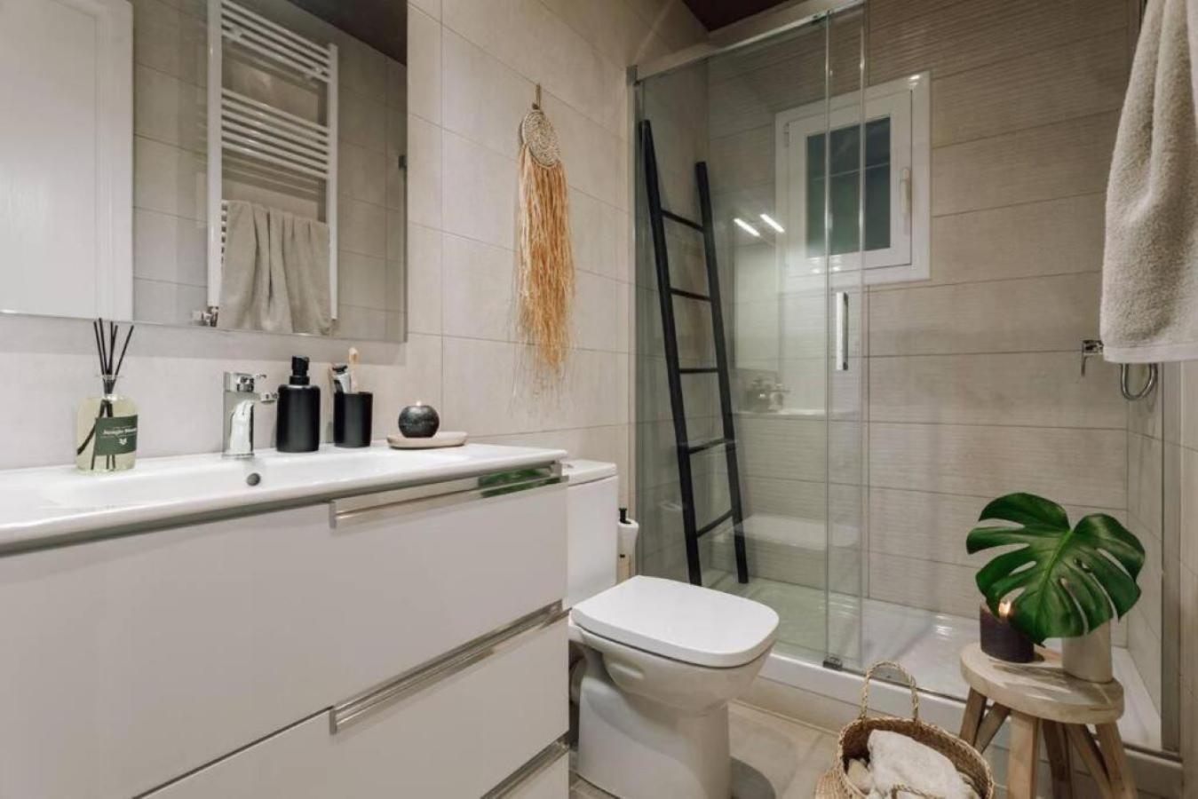 Zioba - 3 Bedroom And Balcony In Gracia Appartement Barcelone