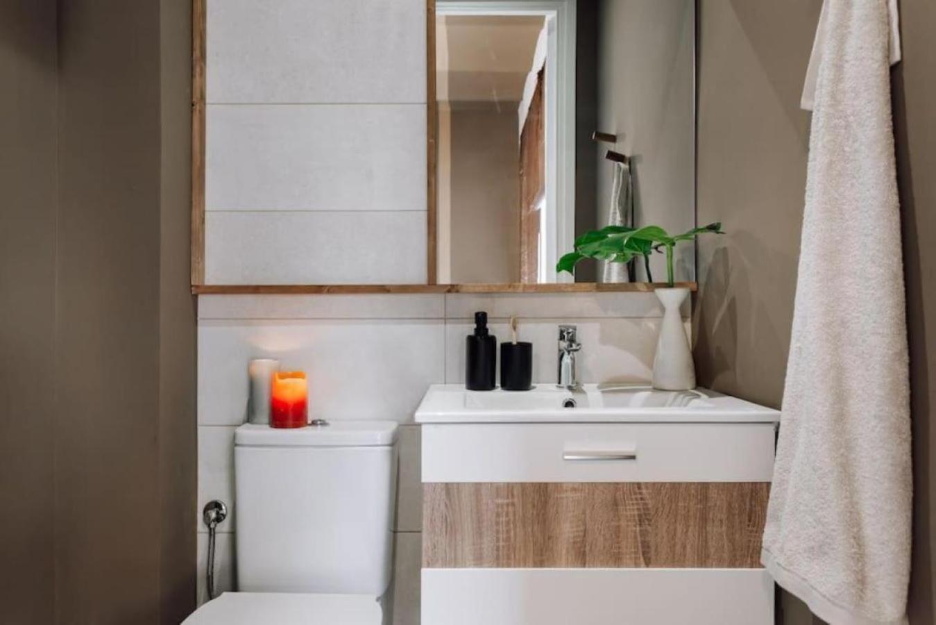 Zioba - 3 Bedroom And Balcony In Gracia Appartement