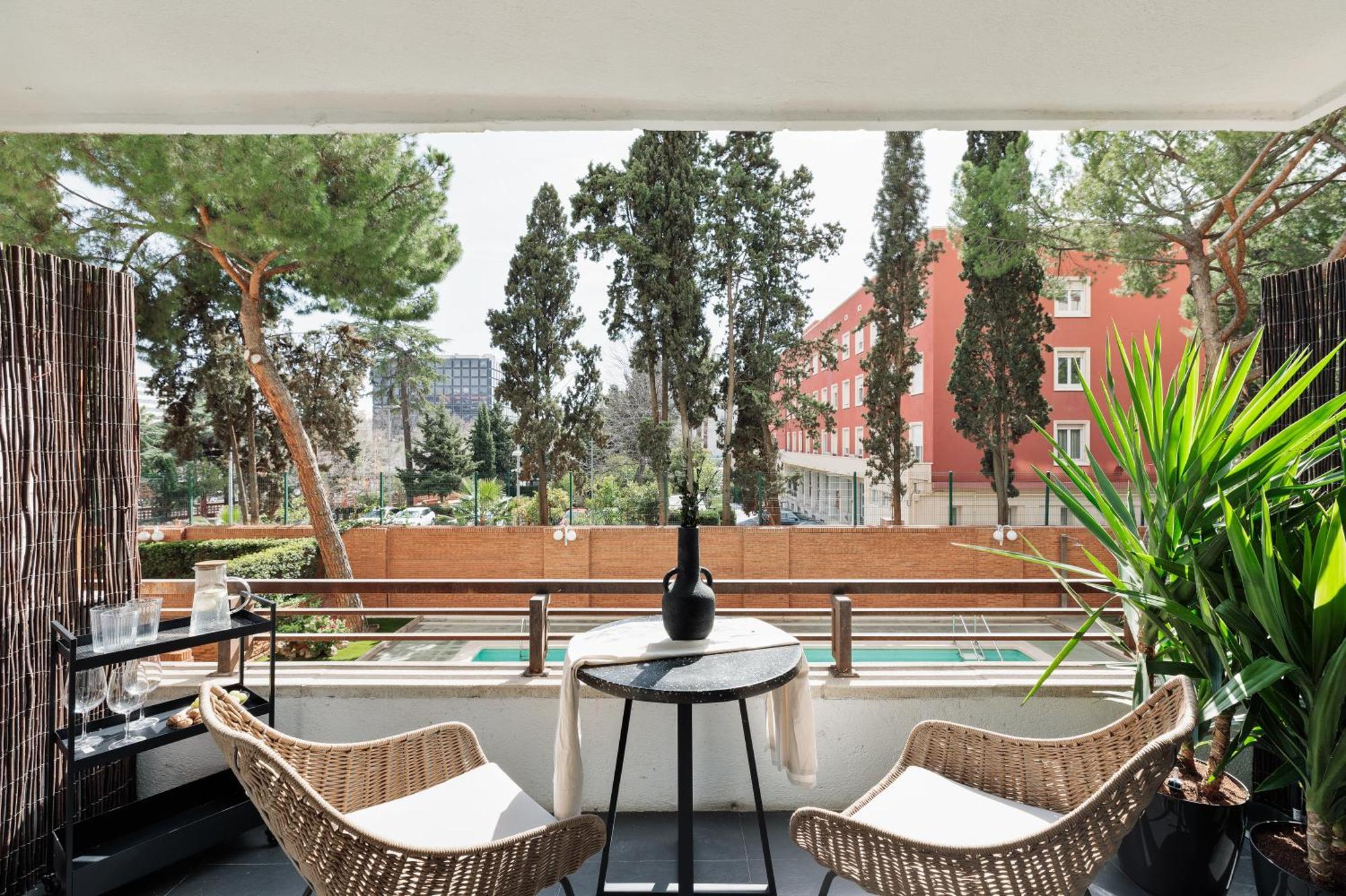 Aiguablava - 1 Bedroom And Pool In Pedralbes Appartement Barcelona