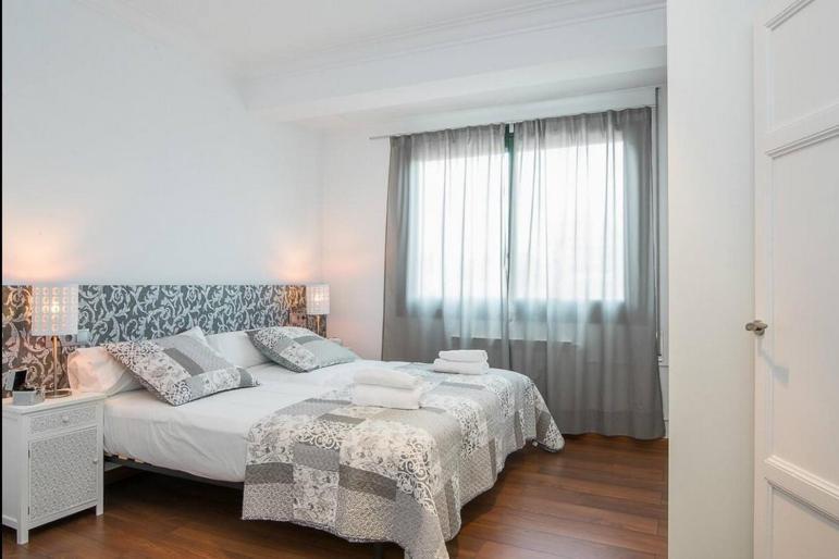 Autentic Monumental Apartment Barcelona