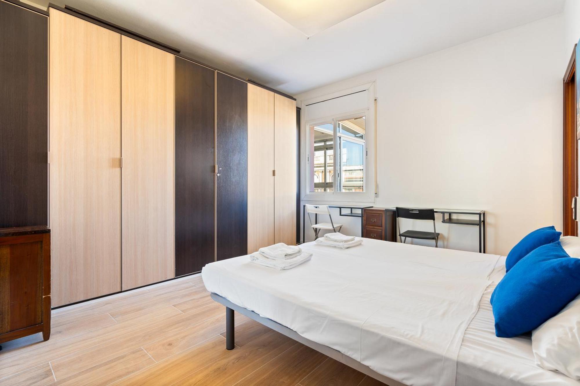 Chic 3br Retreat With Private Terrace Appartement Barcelone
