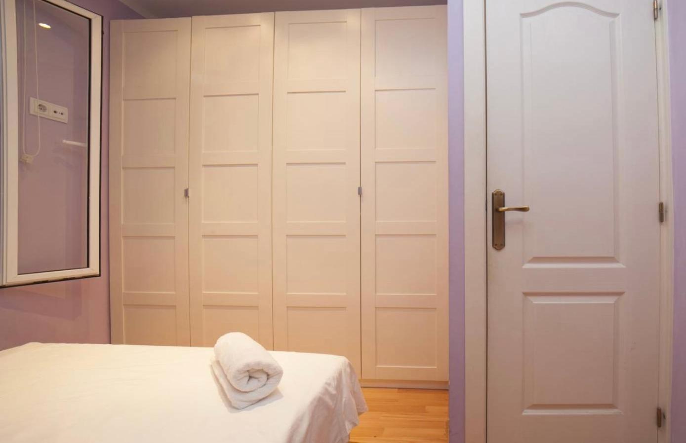 Cozy Exiample Getaway With Patio Apartment Barcelona