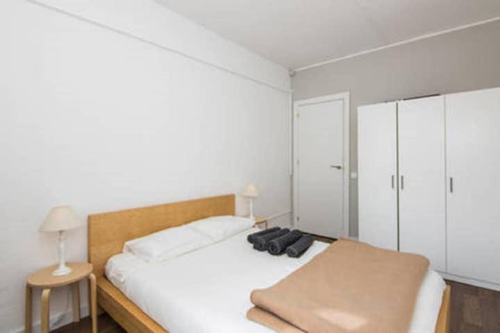 Maison d'hôtes Sagrada Familia Double Sunny Metro L-5 *