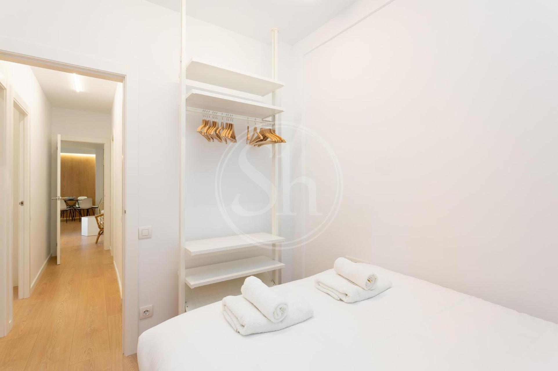 Familiar Junto A Hospital Clinic * Barcelona