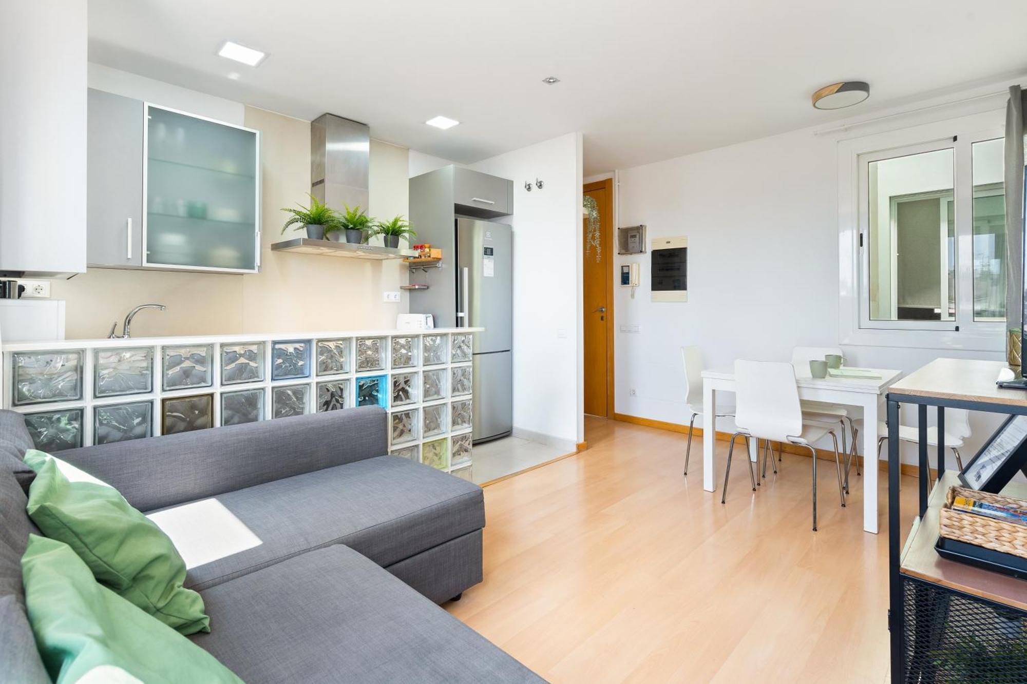 Fridays Flats Bright & Breezy Apartment Barcelona