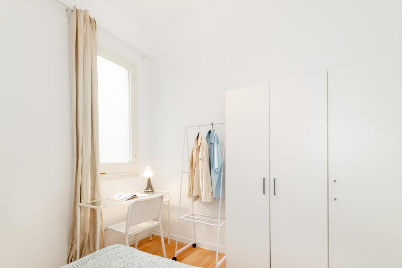 Balmes Private Hostel