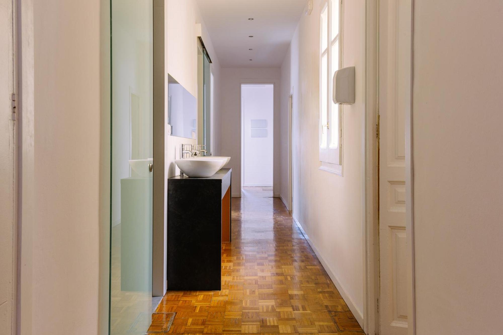 Balmes Private Hostel