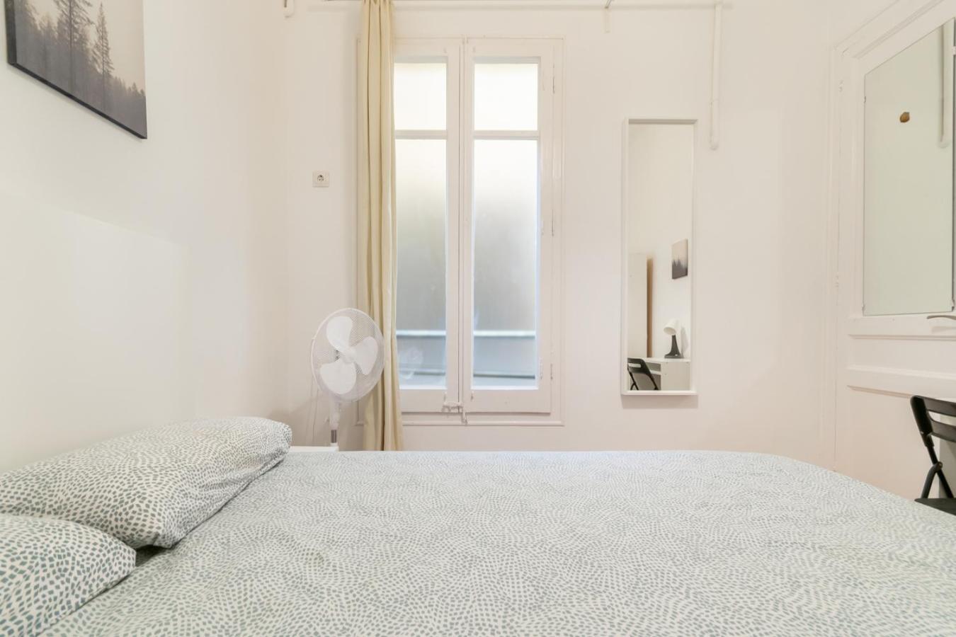 Hostel Balmes Private *