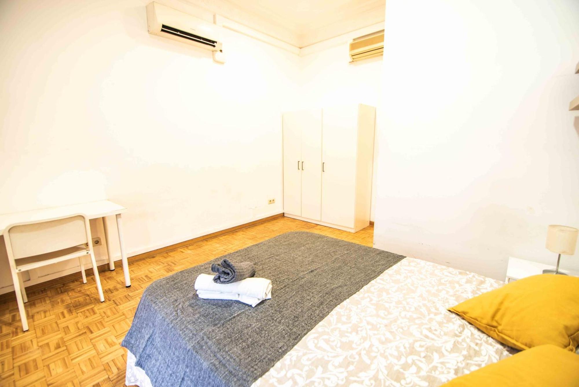Balmes Private Hostel