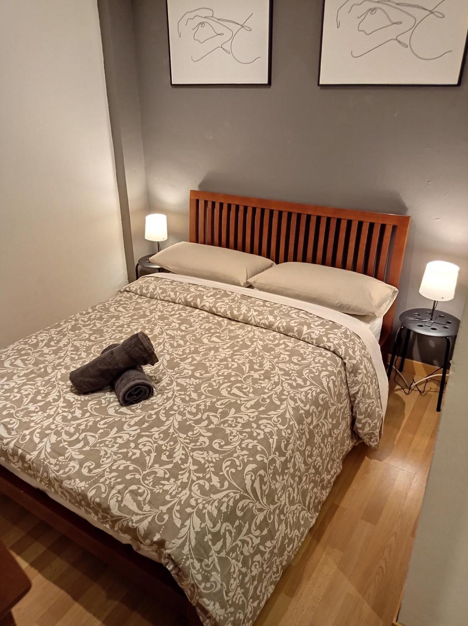 Double Private In Center Metro L5-l1 Hostel Barcelona
